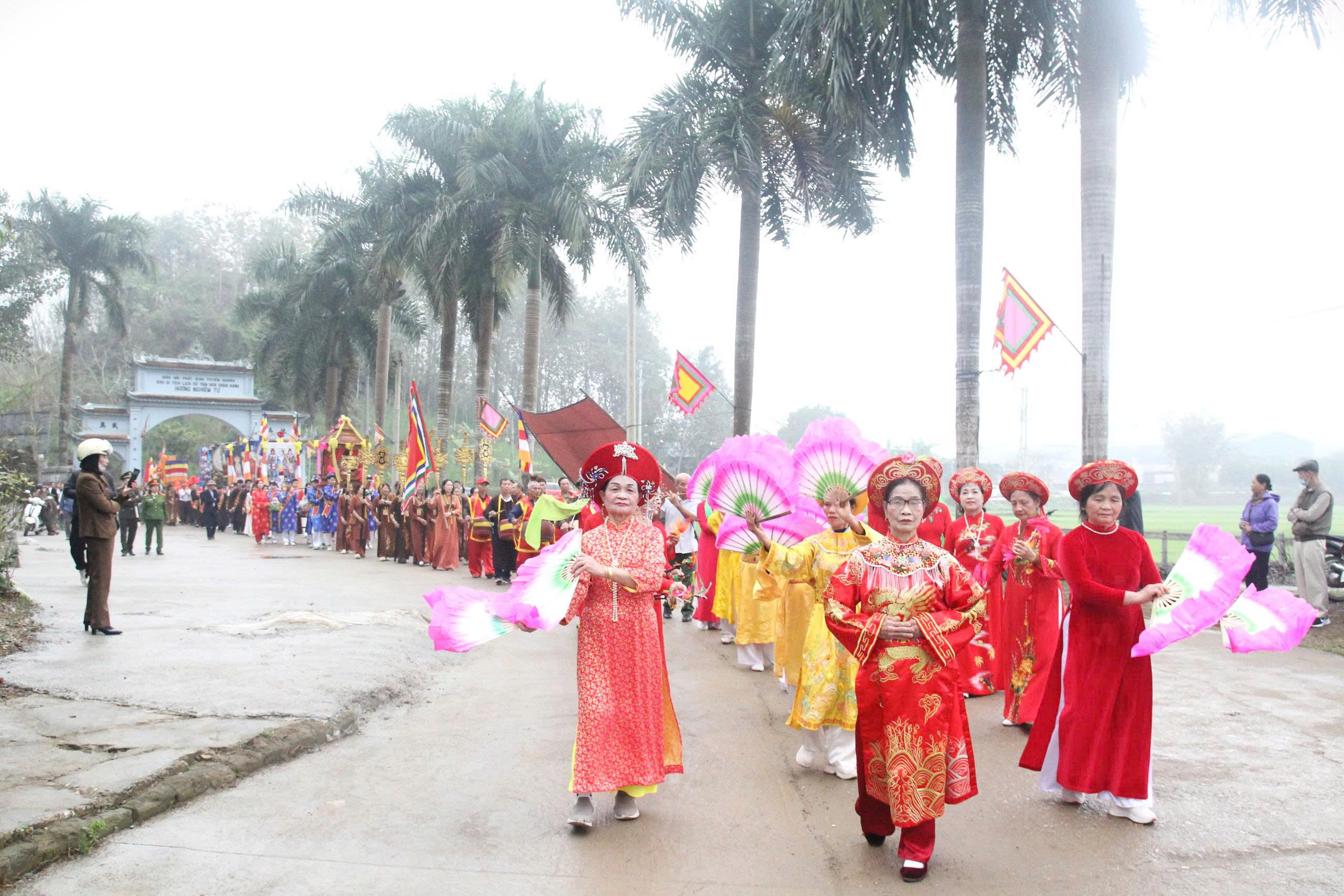 Đảng ủy – HĐND – UBND phường An Tường long trọng tổ chức Lễ hội chùa Hang (Chùa Hương Nghiêm)