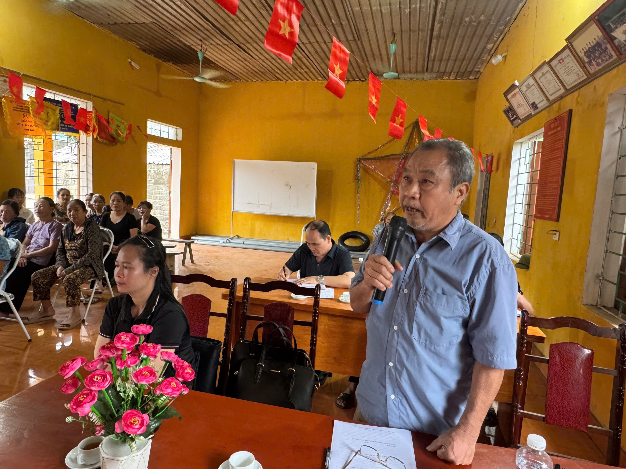 Tổ đại biểu số 7 tiếp xúc cử tri sau kỳ họp thứ nhất HĐND xã khoá XXI, nhiệm kỳ 2026-2031 