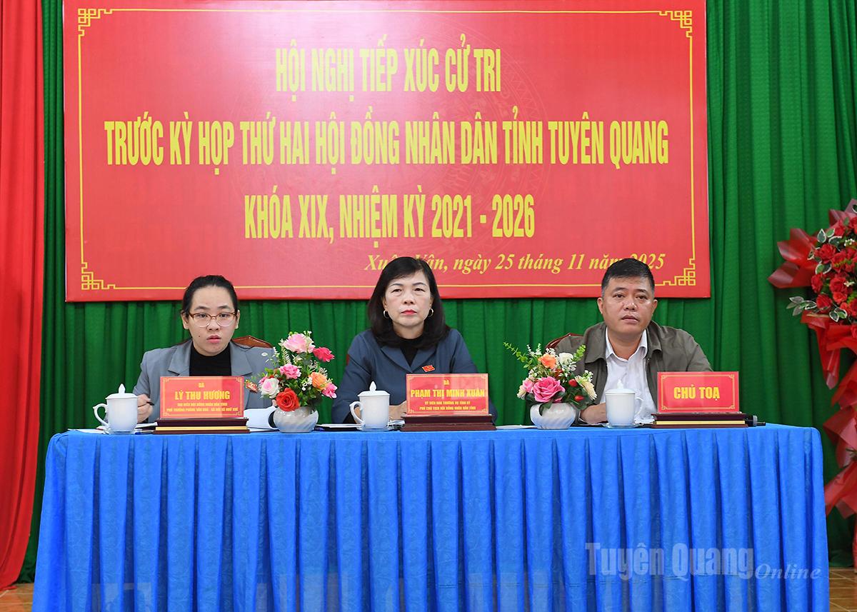 Đồng chí Phạm Thị Minh Xuân, Ủy viên Ban Thường vụ Tỉnh ủy, Phó Chủ tịch HĐND tỉnh cùng tổ đại biểu số 04 HĐND tỉnh đã có buổi tiếp xúc cử tri xã Xuân Vân trước kỳ họp thứ hai, HĐND tỉnh khóa XIX, nhiệm kỳ 2021 - 2026.