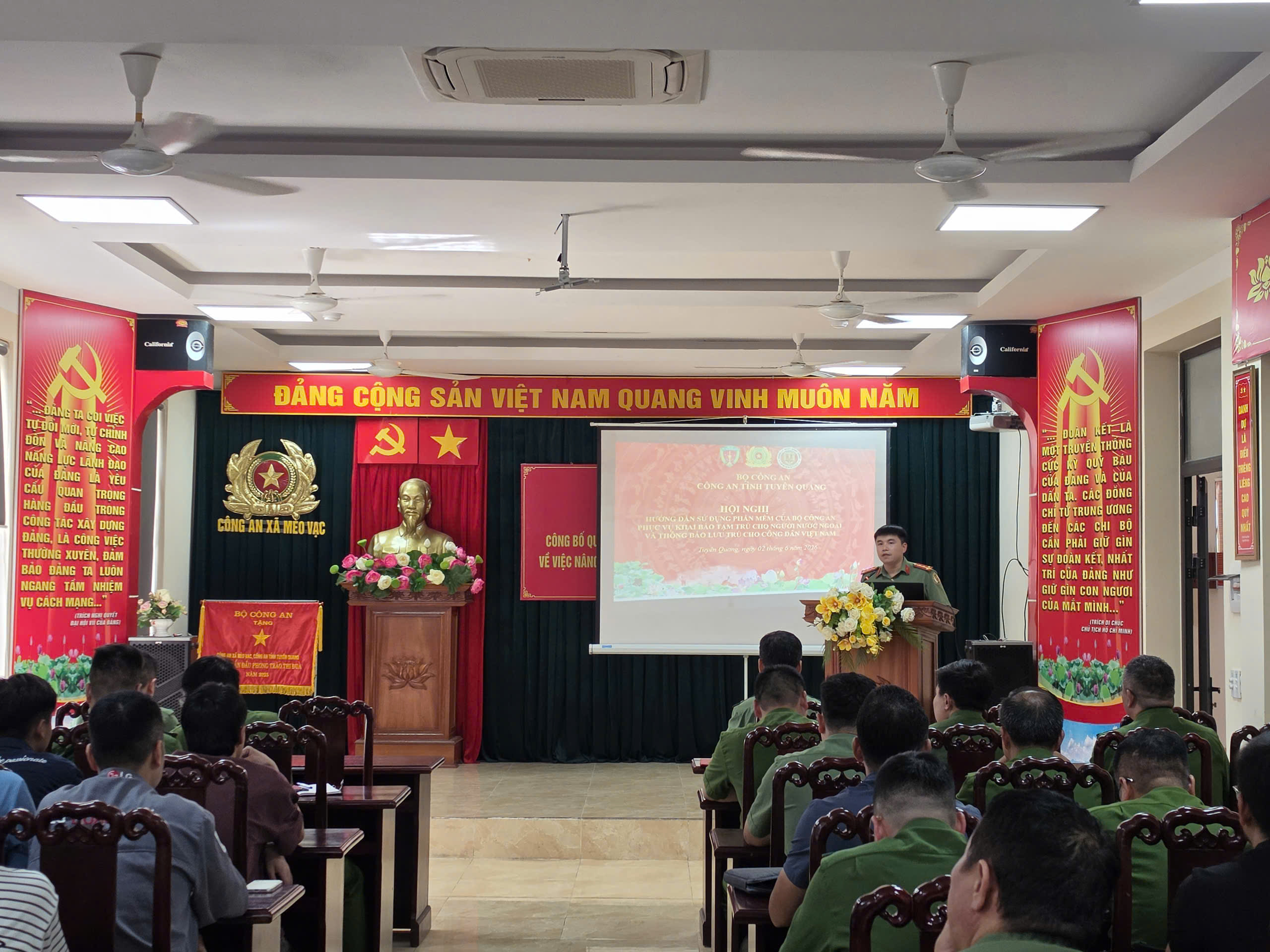 TỔ CHỨC HỘI NGHỊ HƯỚNG DẪN SỬ DỤNG PHẦN MỀM KHAI BÁO LƯU TRÚ MỚI