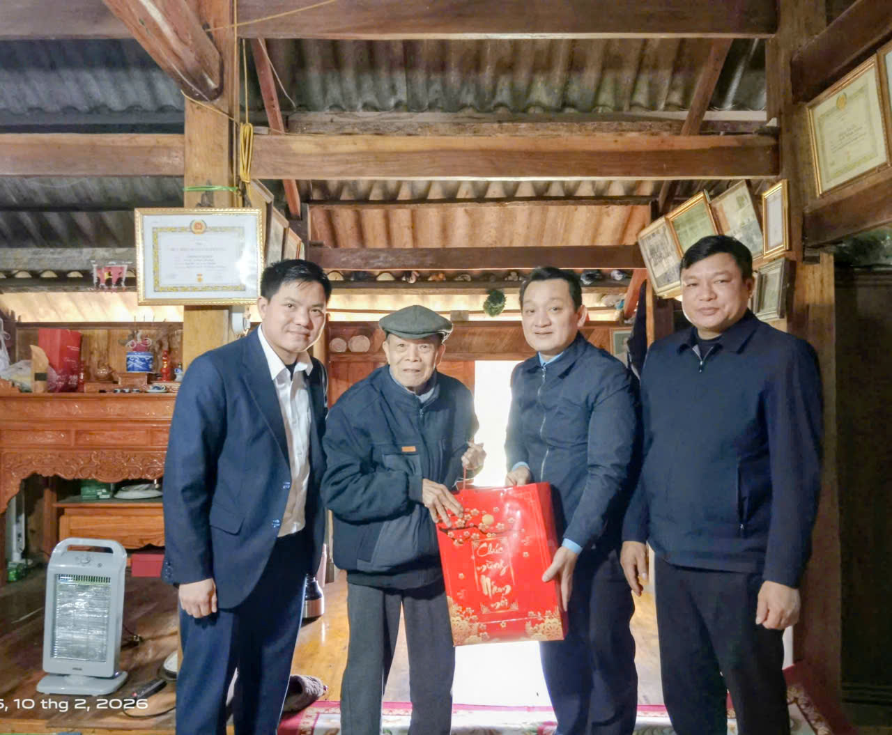 Lãnh đạo xã Cao Bồ thăm hỏi, chúc Tết các đồng chí nguyên lãnh đạo huyện Vị Xuyên và lãnh đạo xã Cao Bồ qua các thời kỳ