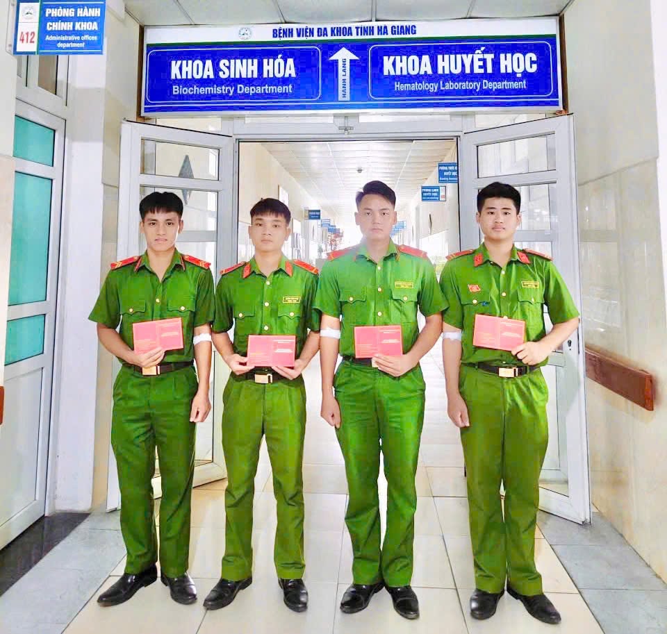 TUỔI TRẺ CÔNG AN TUYÊN QUANG LAN TỎA NHỮNG GIỌT MÁU NGHĨA TÌNH