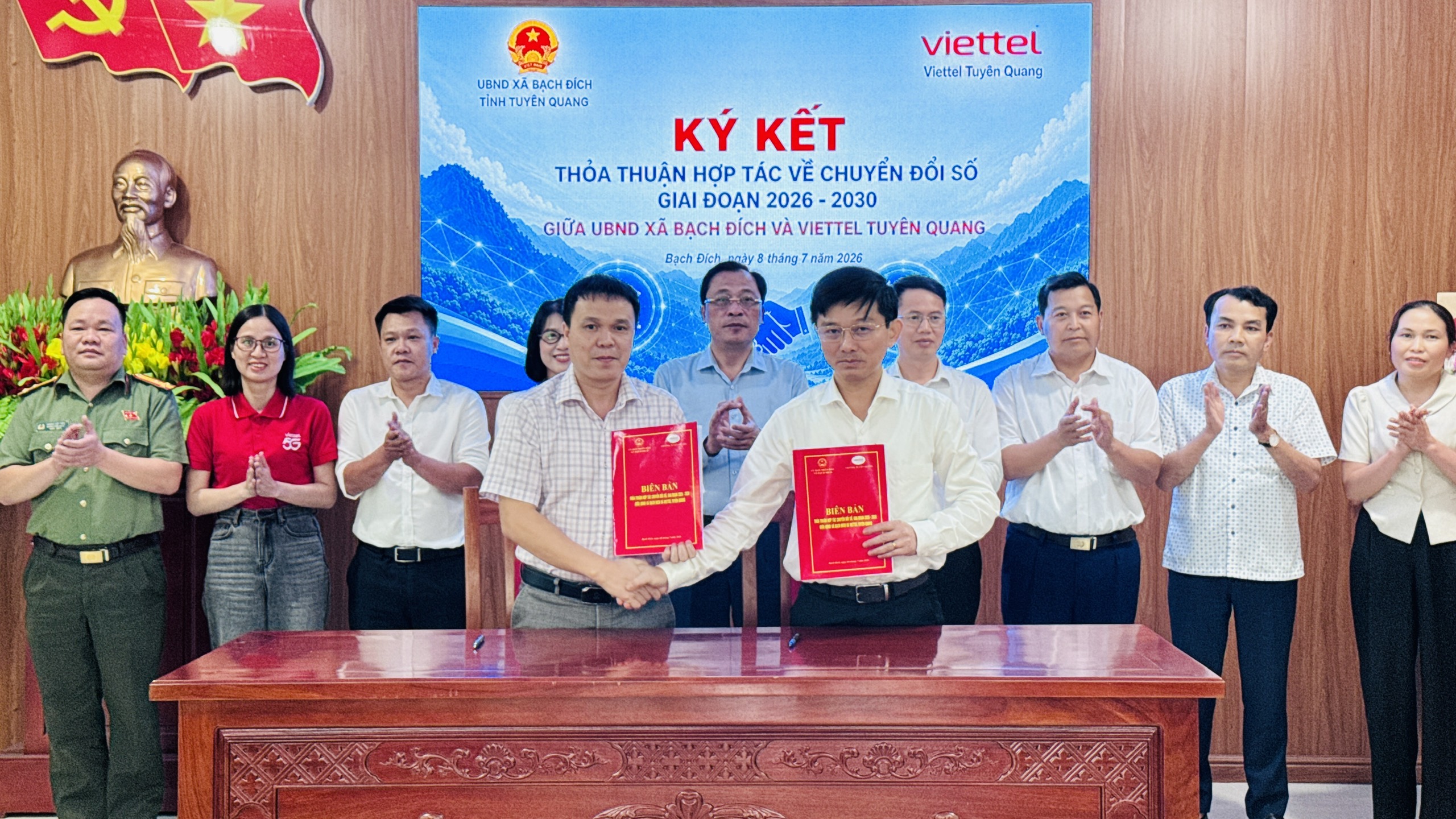 XÃ BẠCH ĐÍCH KÝ KẾT HỢP TÁC VỚI VIETTEL TUYÊN QUANG VỀ TRIỂN KHAI CHUYỂN ĐỔI SỐ