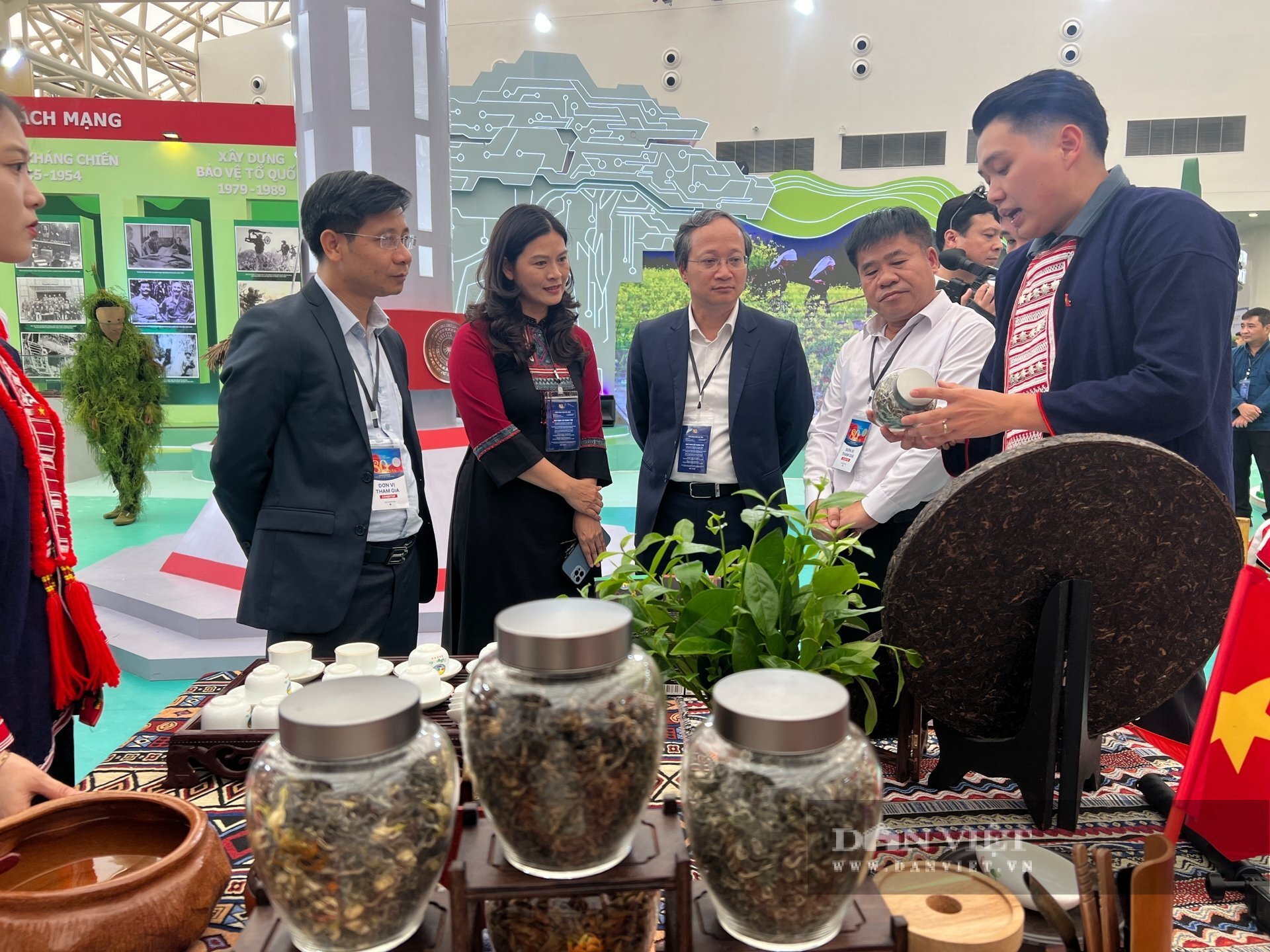 Tuyên Quang quảng bá nông sản OCOP, văn hóa đặc sắc và thành tựu kinh tế - xã hội tại Triển lãm A80 năm 2025