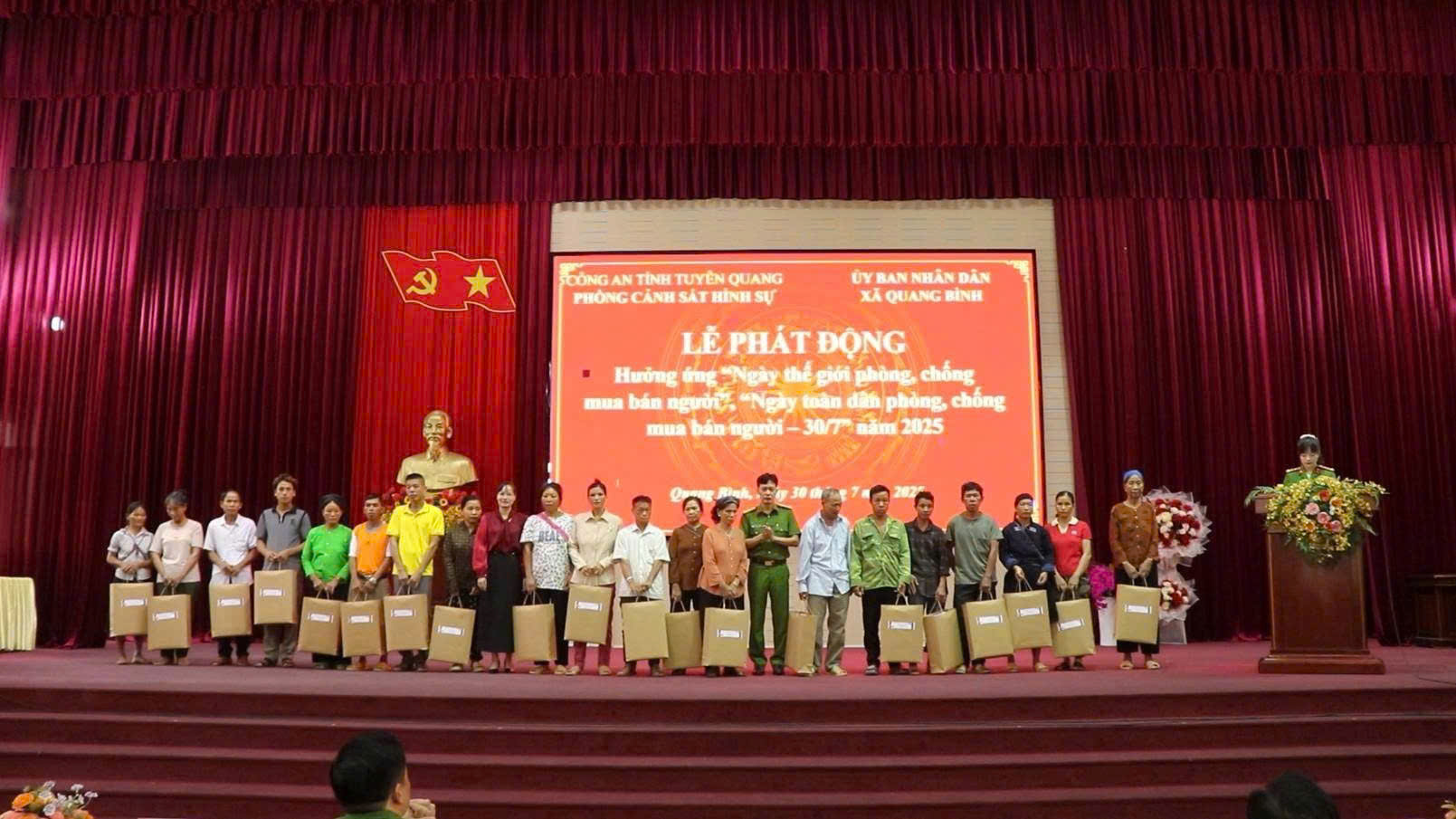 LỄ PHÁT ĐỘNG HƯỞNG ỨNG “NGÀY THẾ GIỚI PHÒNG, CHỐNG MUA BÁN NGƯỜI” VÀ “NGÀY TOÀN DÂN PHÒNG, CHỐNG MUA BÁN NGƯỜI - 30/7” NĂM 2025