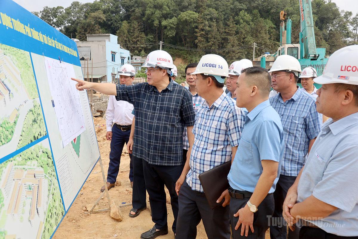 Phó Chủ tịch UBND tỉnh Hoàng Gia Long kiểm tra tiến độ xây dựng các trường PTNT liên cấp
