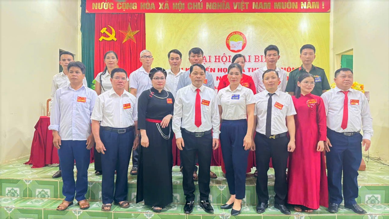 dai hoi 13 mới.jpg
