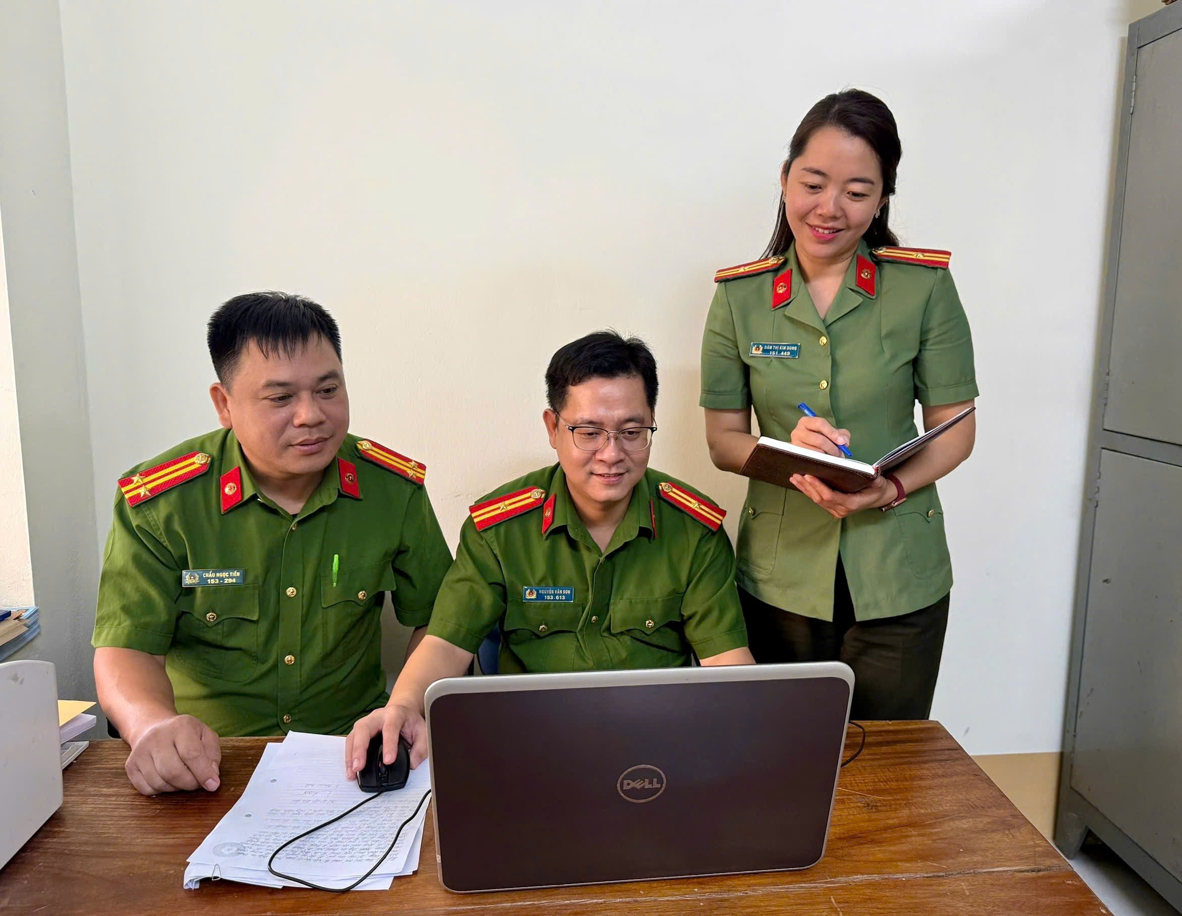 CHỦ ĐỘNG HỌC TẬP, NÂNG CAO NHẬN THỨC, CHUNG SỨC CHUYỂN ĐỔI SỐ