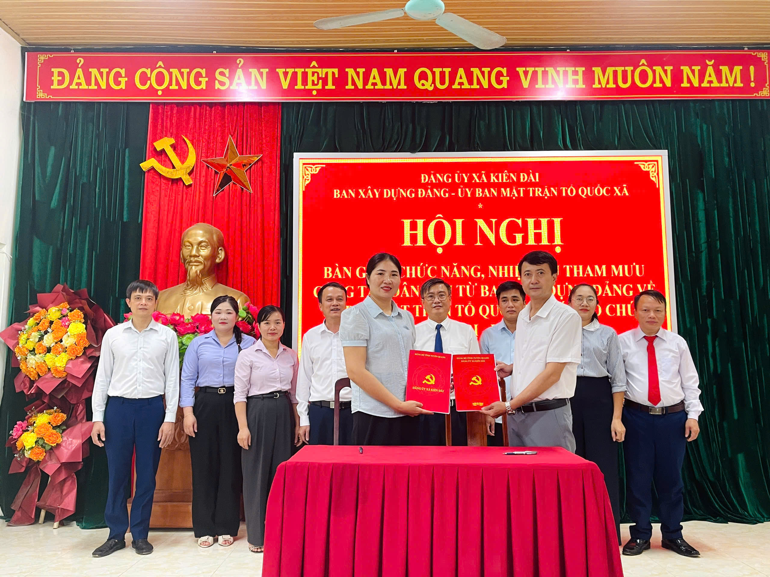 Kiên Đài: Bàn giao chức năng, nhiệm vụ tham mưu về công tác dân vận từ Ban Xây dựng Đảng sang Ủy ban MTTQ Việt Nam xã và các tổ chức chính trị - xã hội xã