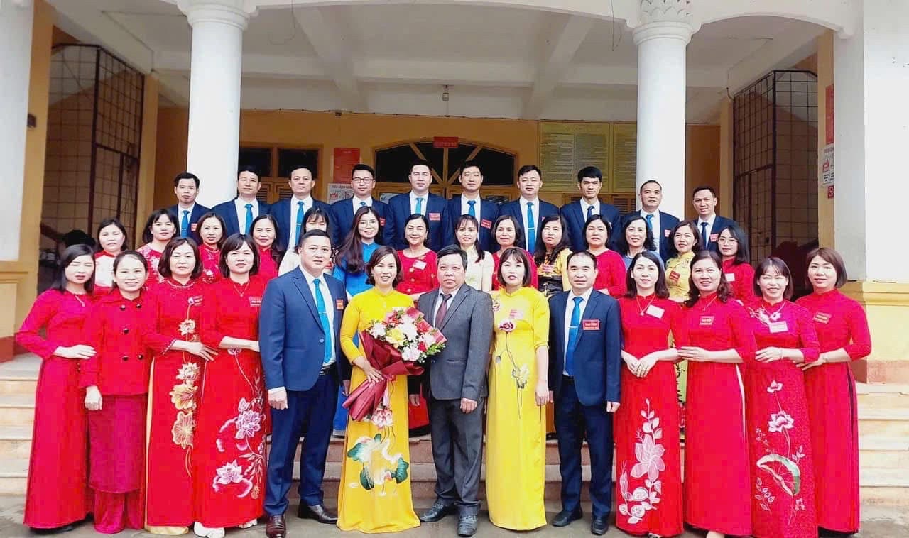 Từ ngày 08/02/2025 đến hết ngày 16/02/2025,  đã có 25/25 chi bộ trực thuộc Đảng bộ thị trấn Tân Yên hoàn thành công tác tổ chức Đại hội chi bộ nhiệm kỳ 2025-2027 thành công tốt đẹp 