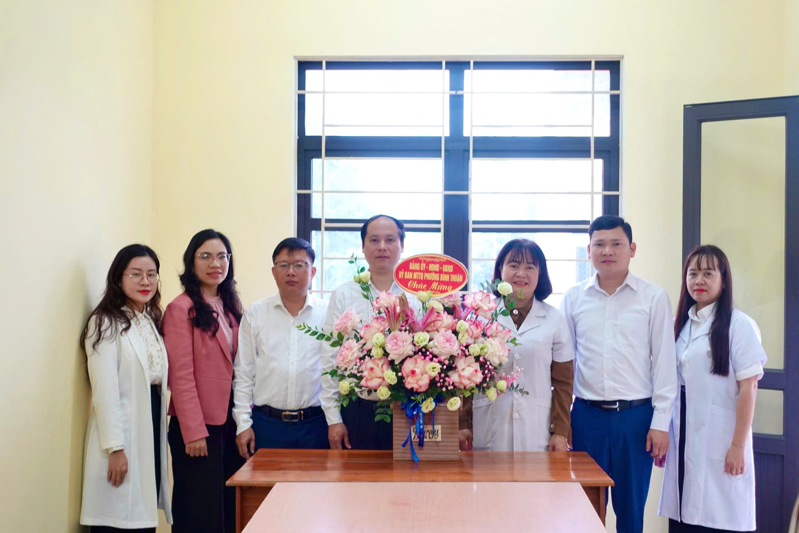 “Lãnh đạo phường thăm, chúc mừng Trạm Y tế nhân kỷ niệm 71 năm Ngày Thầy thuốc Việt Nam (27/02/1955 – 27/02/2026)”