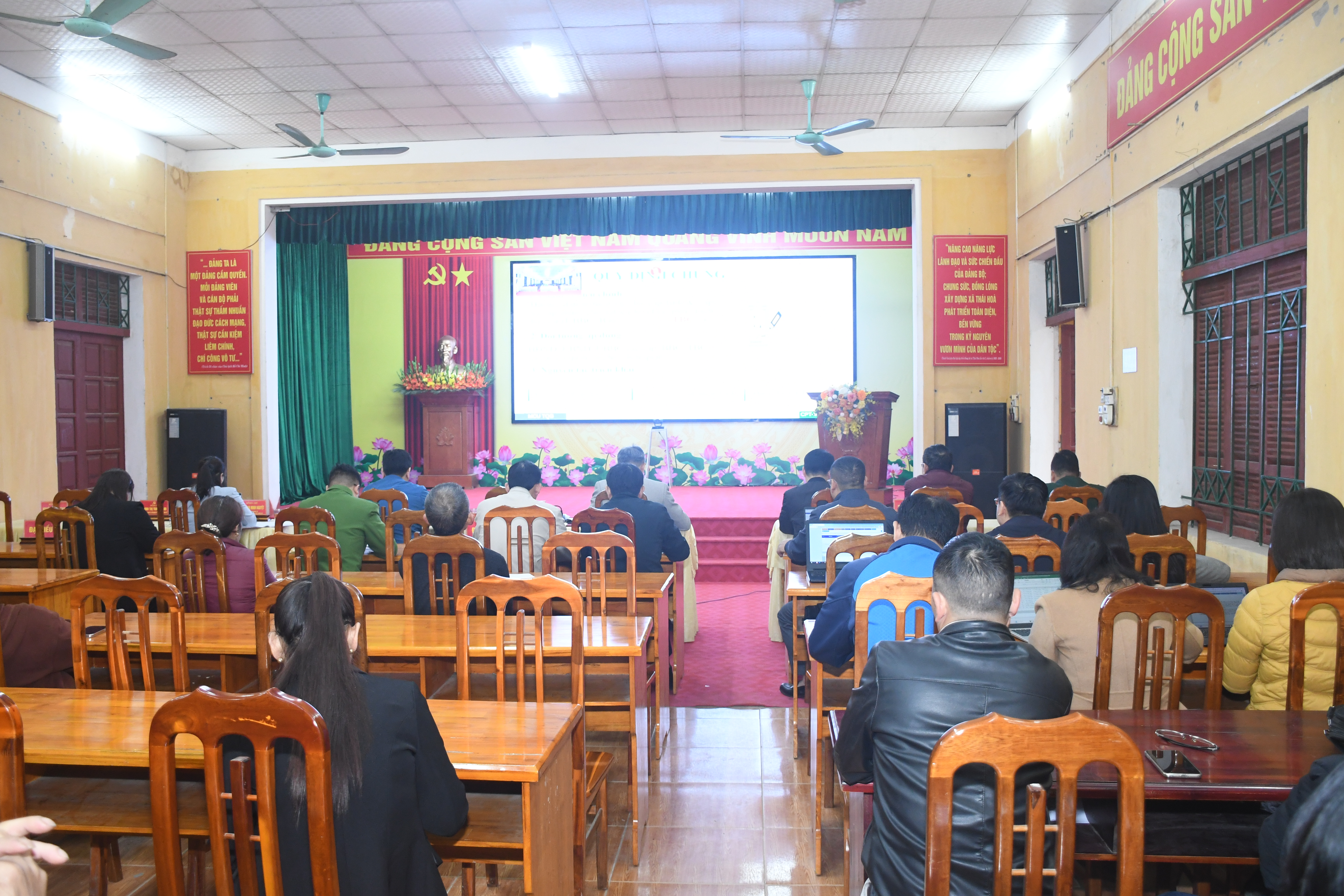 Hội nghị trực tuyến toàn quốc hướng dẫn nghiệp vụ công tác bầu cử đại biểu Quốc hội khóa XVI và đại biểu Hội đồng nhân dân các cấp nhiệm kỳ 2026 -2031