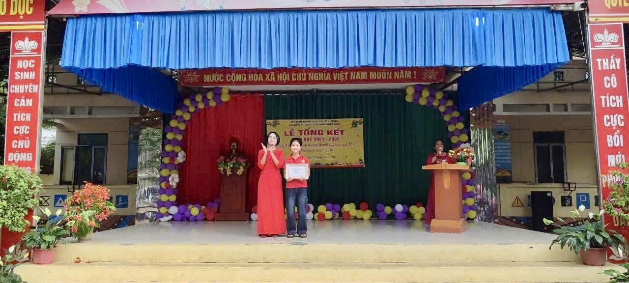  TRƯỜNG THCS HỮU VINH TỔ CHỨC LỄ TỔNG KẾT NĂM HỌC 2025 – 2026