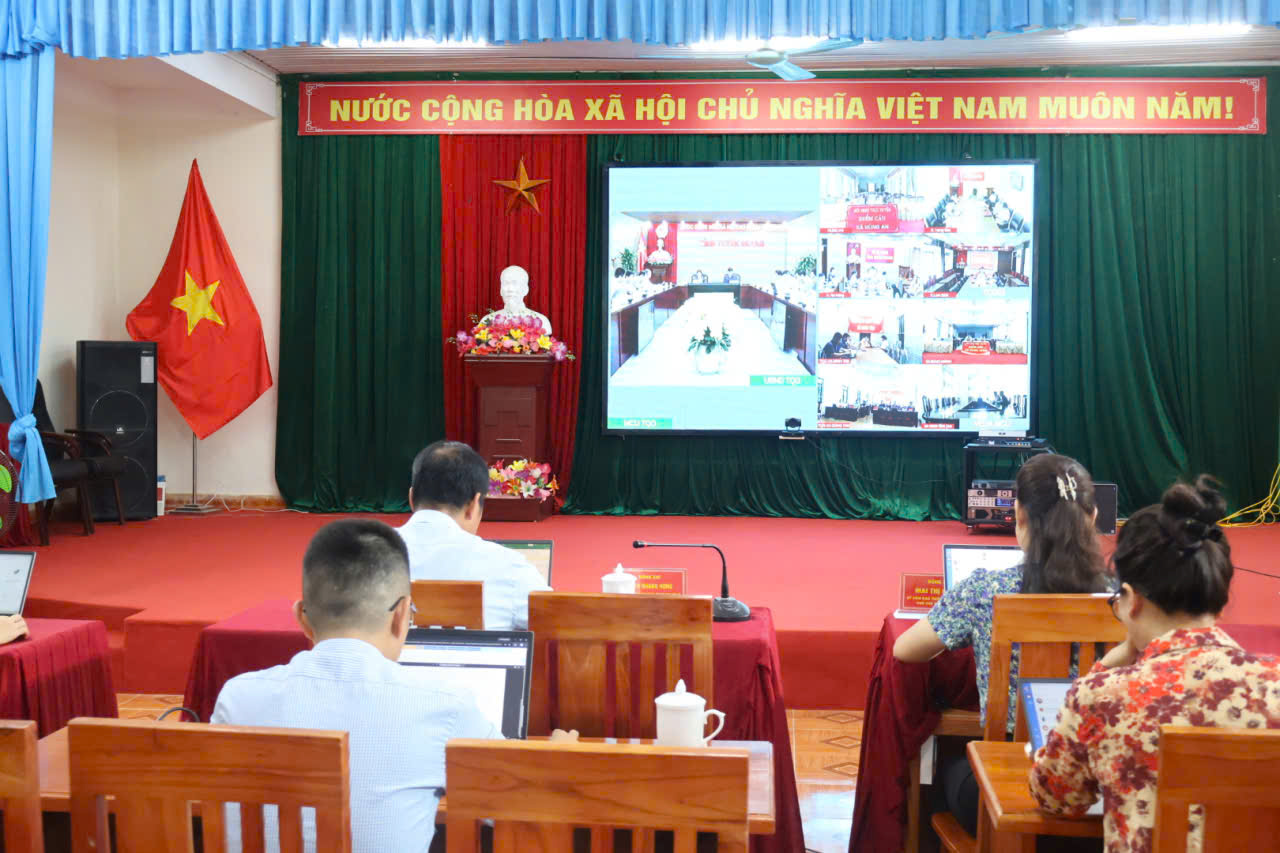 trực tuyến3.jpg