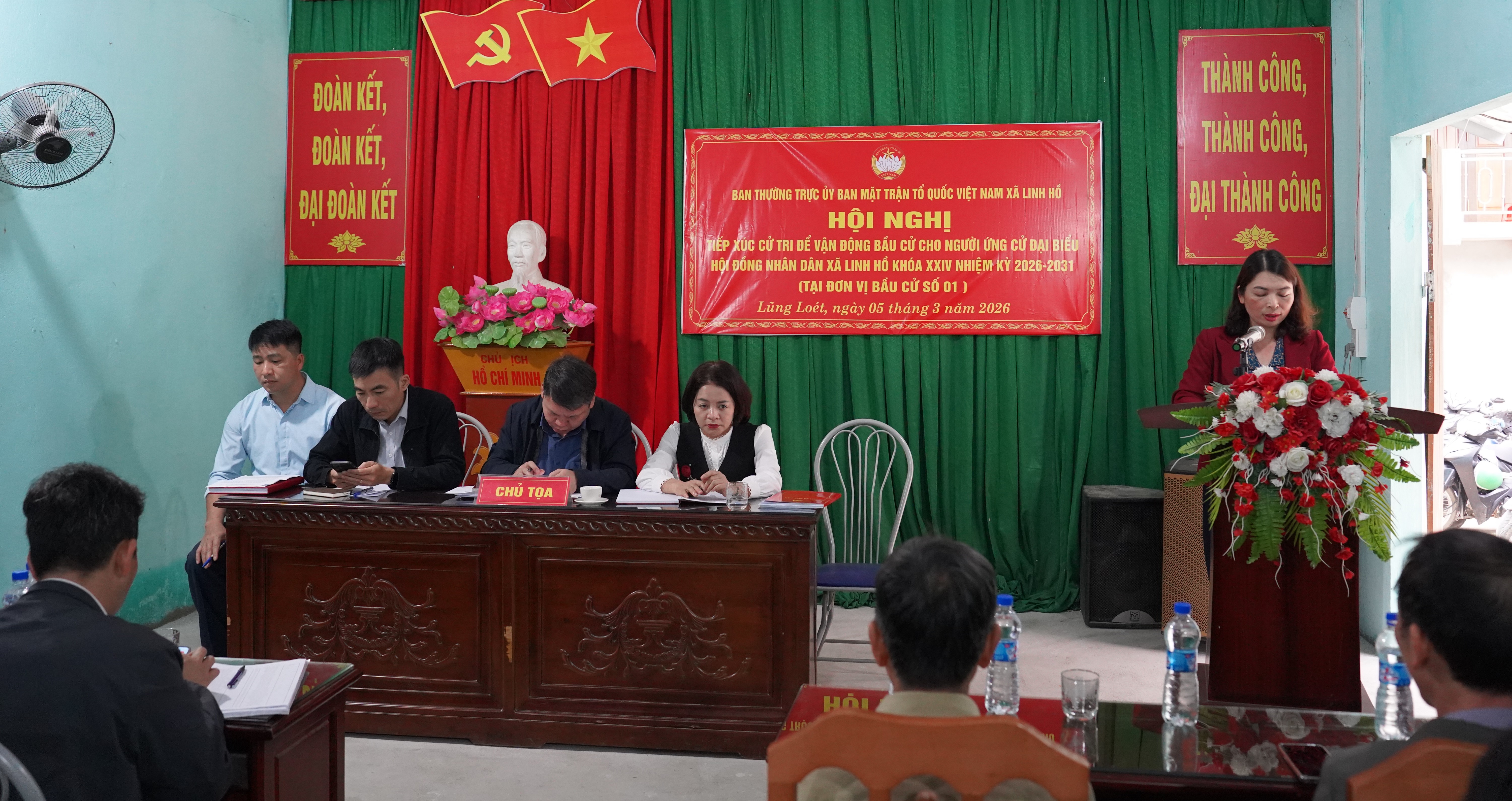 Tiếp x&uacute;c 4.JPG