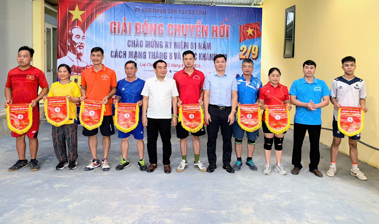 Xã Lao Chải tổ chức Giải bóng chuyền hơi chào mừng Cách mạng Tháng Tám và Quốc khánh 2/9