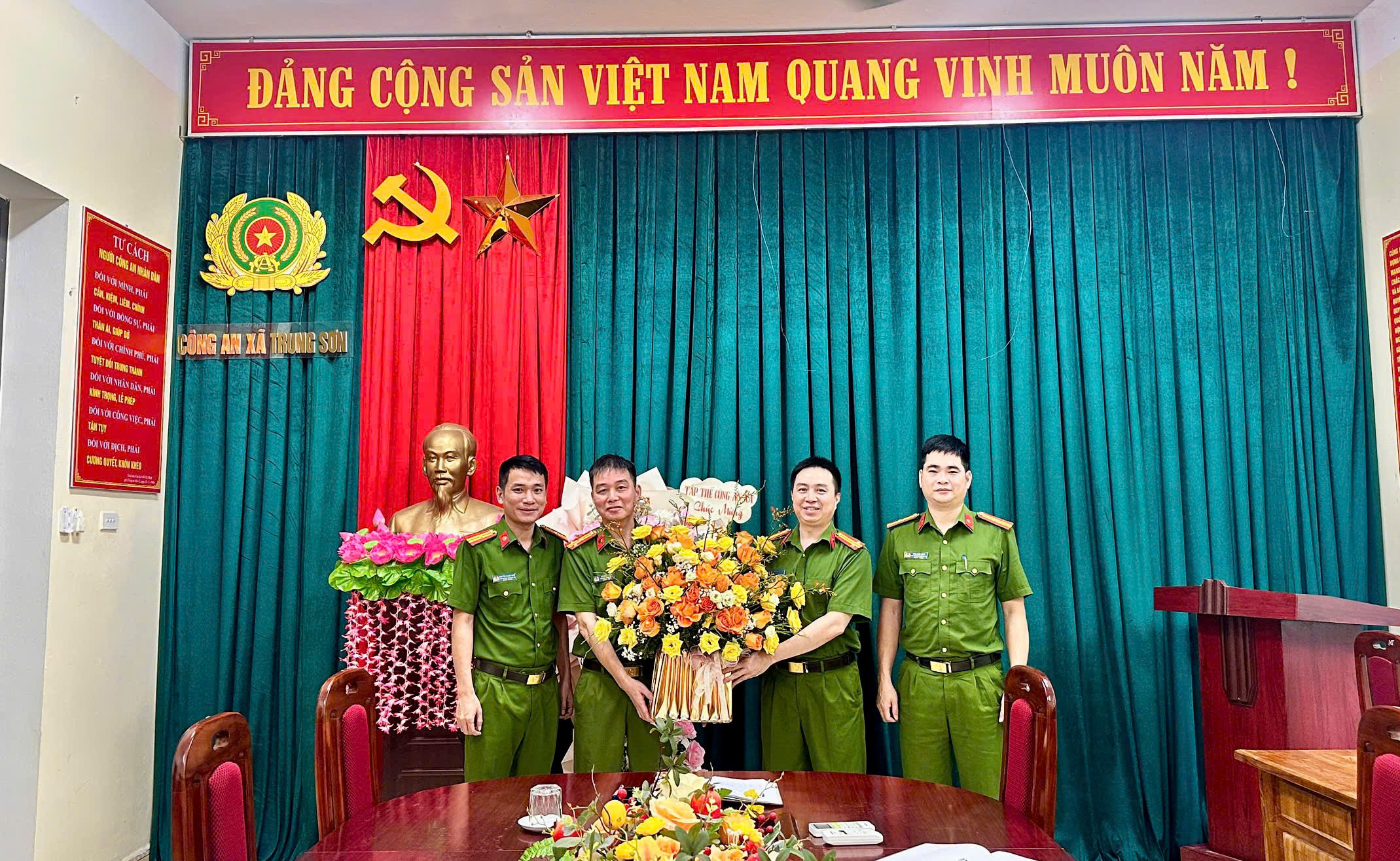CÔNG AN XÃ TRUNG SƠN TỔ CHỨC SINH HOẠT CHÍNH TRỊ CHÀO MỪNG KỶ NIỆM 64 NĂM NGÀY TRUYỀN THỐNG LỰC LƯỢNG CẢNH SÁT NHÂN DÂN (20/7/1962 - 20/7/2026)