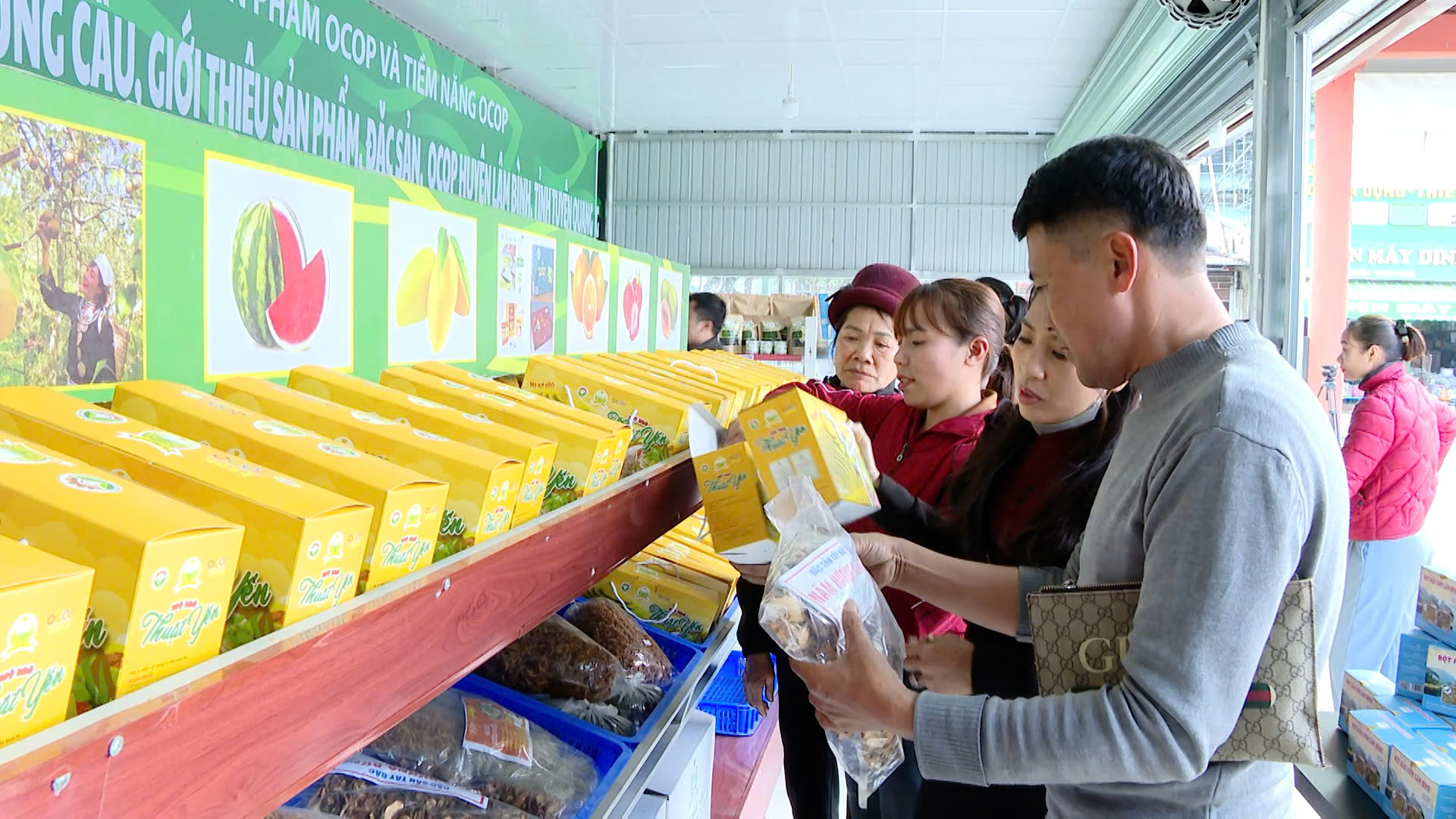 Xã Lâm Bình thi đua lập thành tích chào mừng Đại hội XIV của Đảng