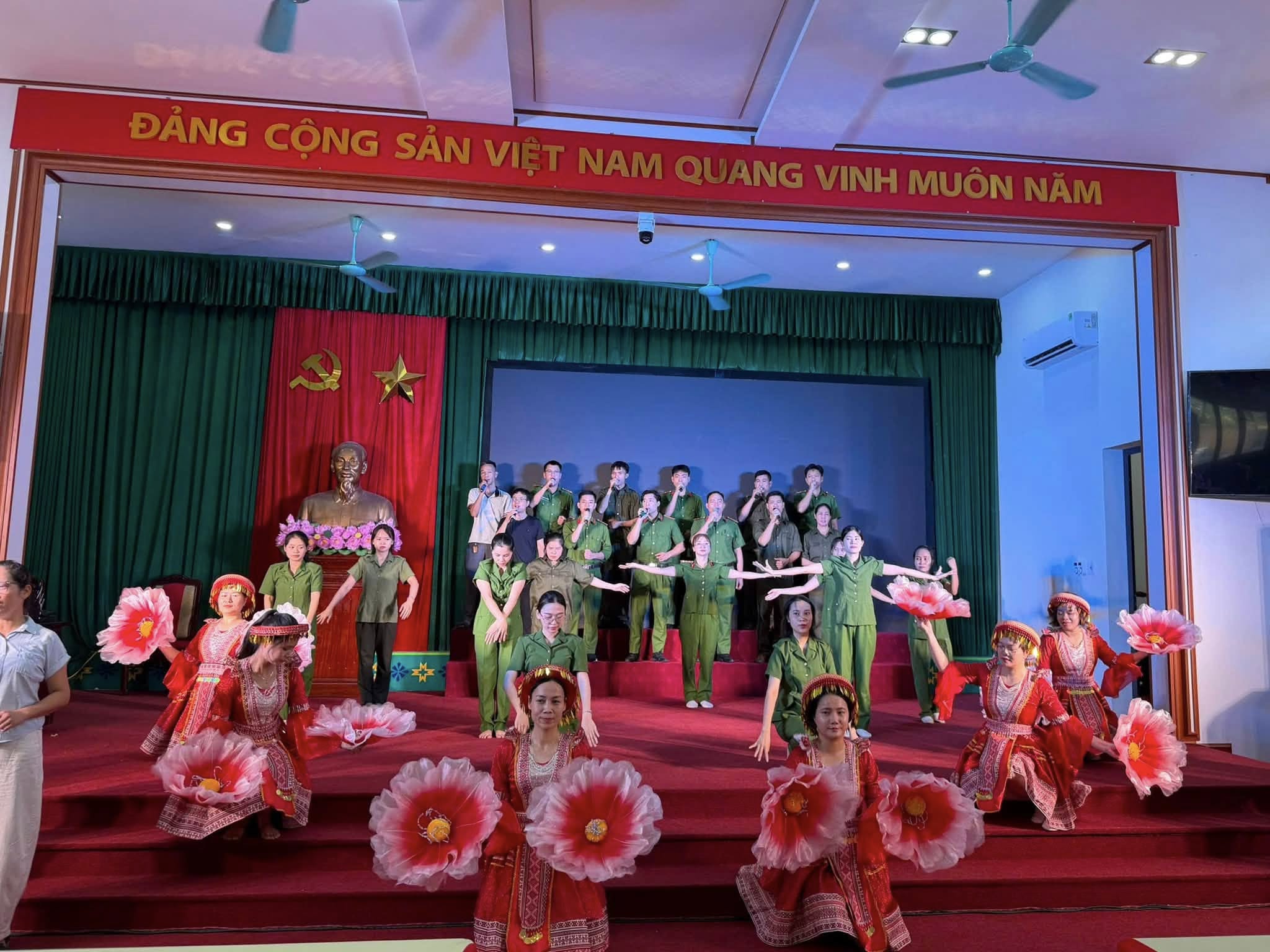 Tổng duyệt chương trình văn nghệ chào mừng Hội thi lực lượng tham gia bảo vệ an ninh, trật tự (ANTT) ở cơ sở giỏi 