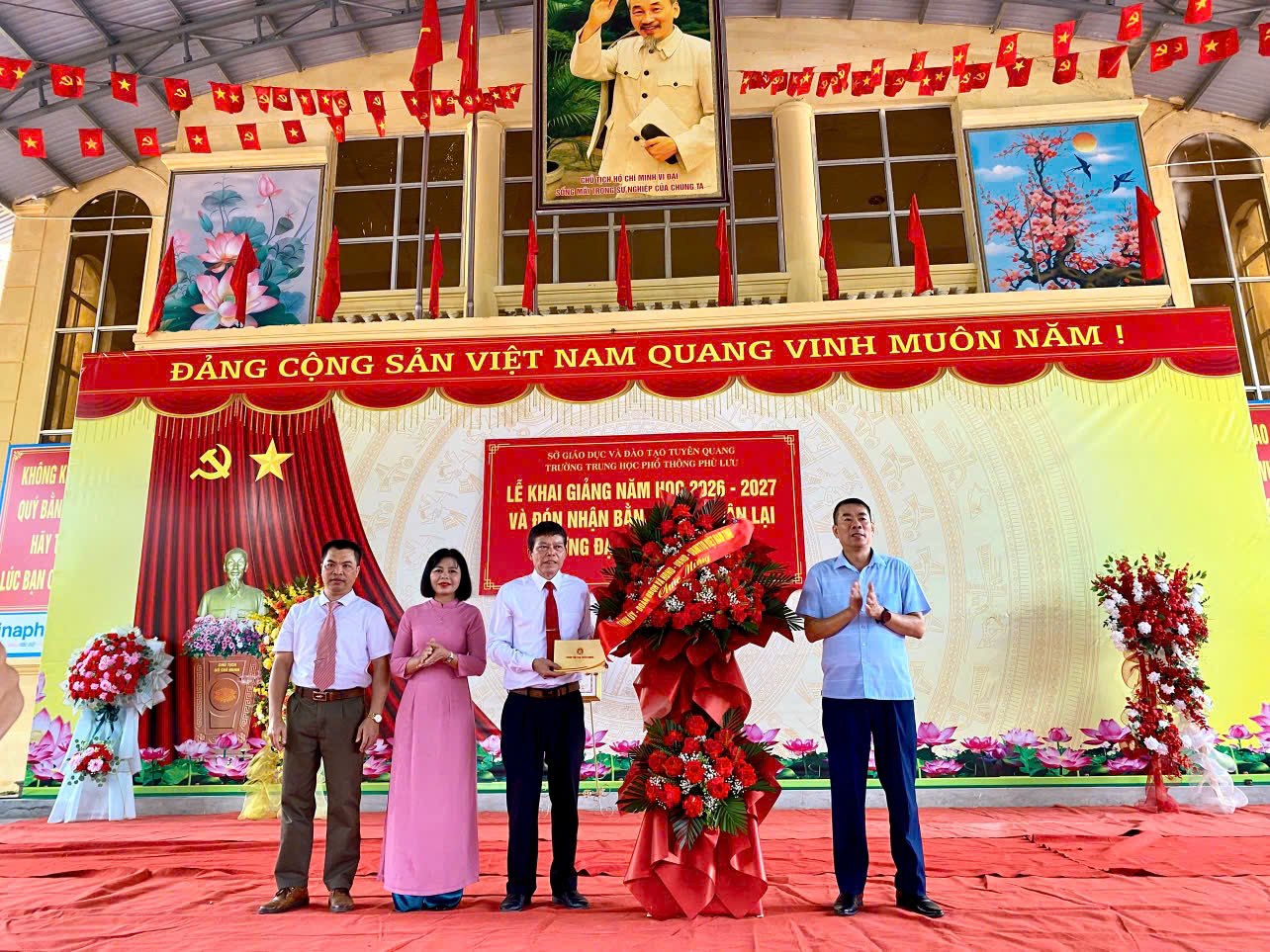 Chánh Thanh tra tỉnh dự Lễ khai giảng năm học 2026 – 2027 và trao Bằng công nhận trường đạt chuẩn Quốc gia tại Trường THPT Phù Lưu