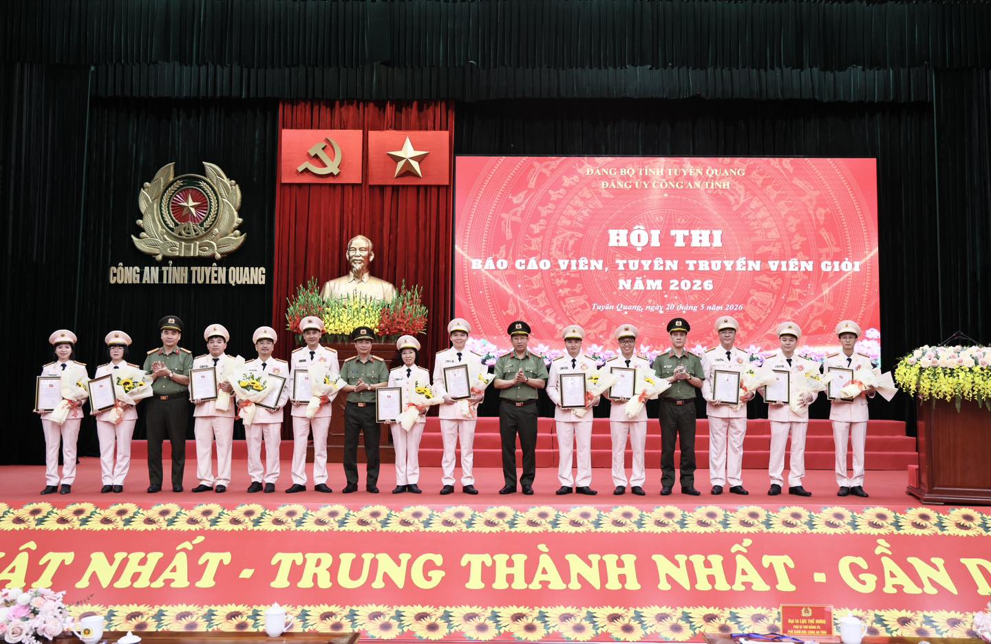 BẾ MẠC HỘI THI BÁO CÁO VIÊN, TUYÊN TRUYỀN VIÊN GIỎI NĂM 2026
