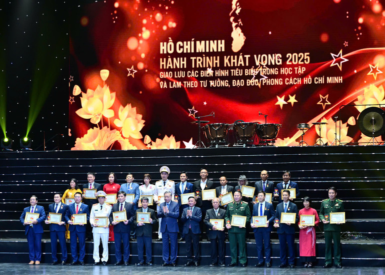 “Hồ Chí Minh - Hành trình khát vọng 2025”: Lan tỏa khát vọng vươn xa
