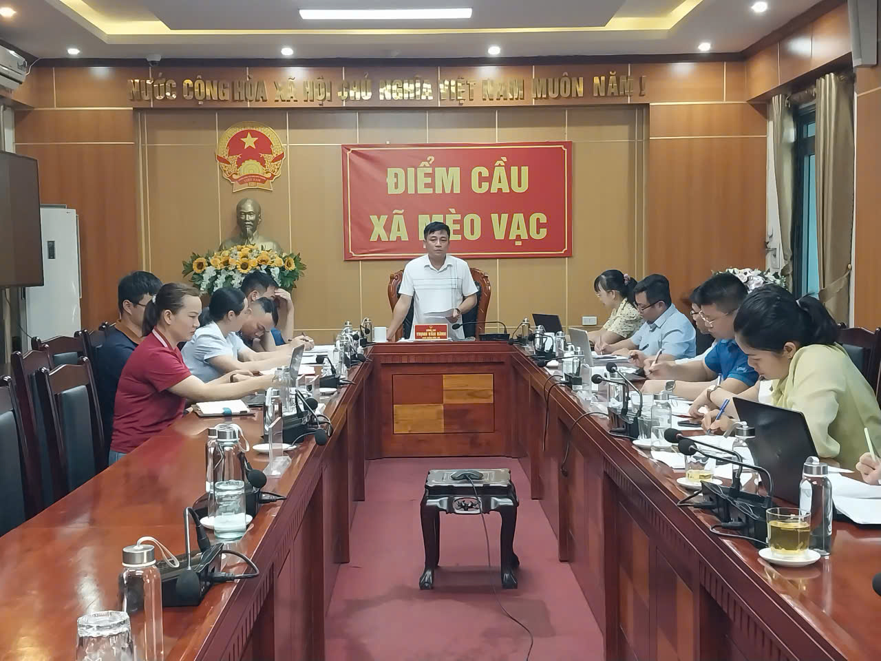 Sở Nông nghiệp và Môi trường làm việc với xã Mèo Vạc về công tác phòng, chống dịch Lở mồm long móng trên đàn gia súc