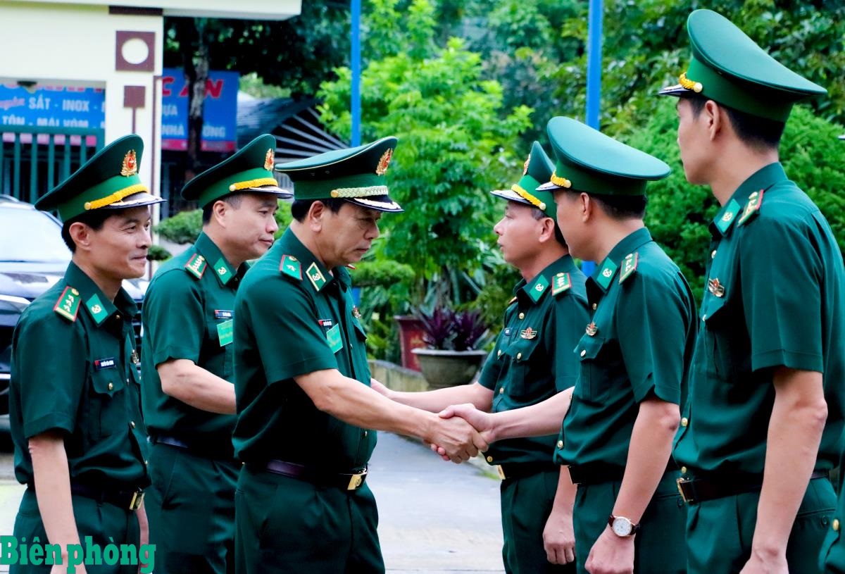 Tiếp tục nâng cao hiệu quả công tác quản lý, bảo vệ biên giới và đấu tranh phòng, chống tội phạm