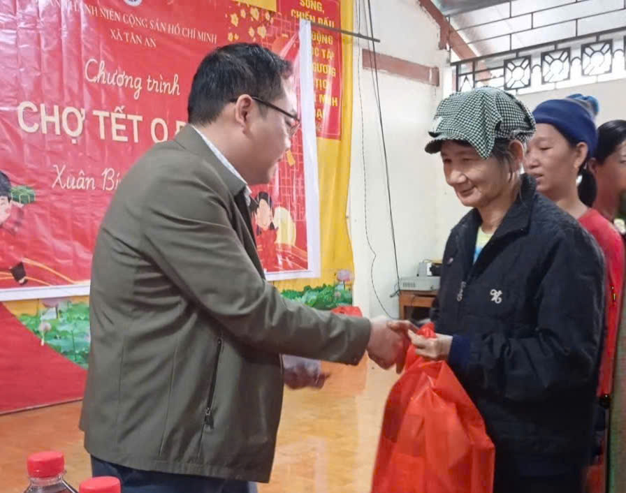 XÃ TÂN AN: ĐẨY MẠNH PHONG TRÀO "DÂN VẬN KHÉO" BẰNG NHỮNG VIỆC LÀM THIẾT THỰC