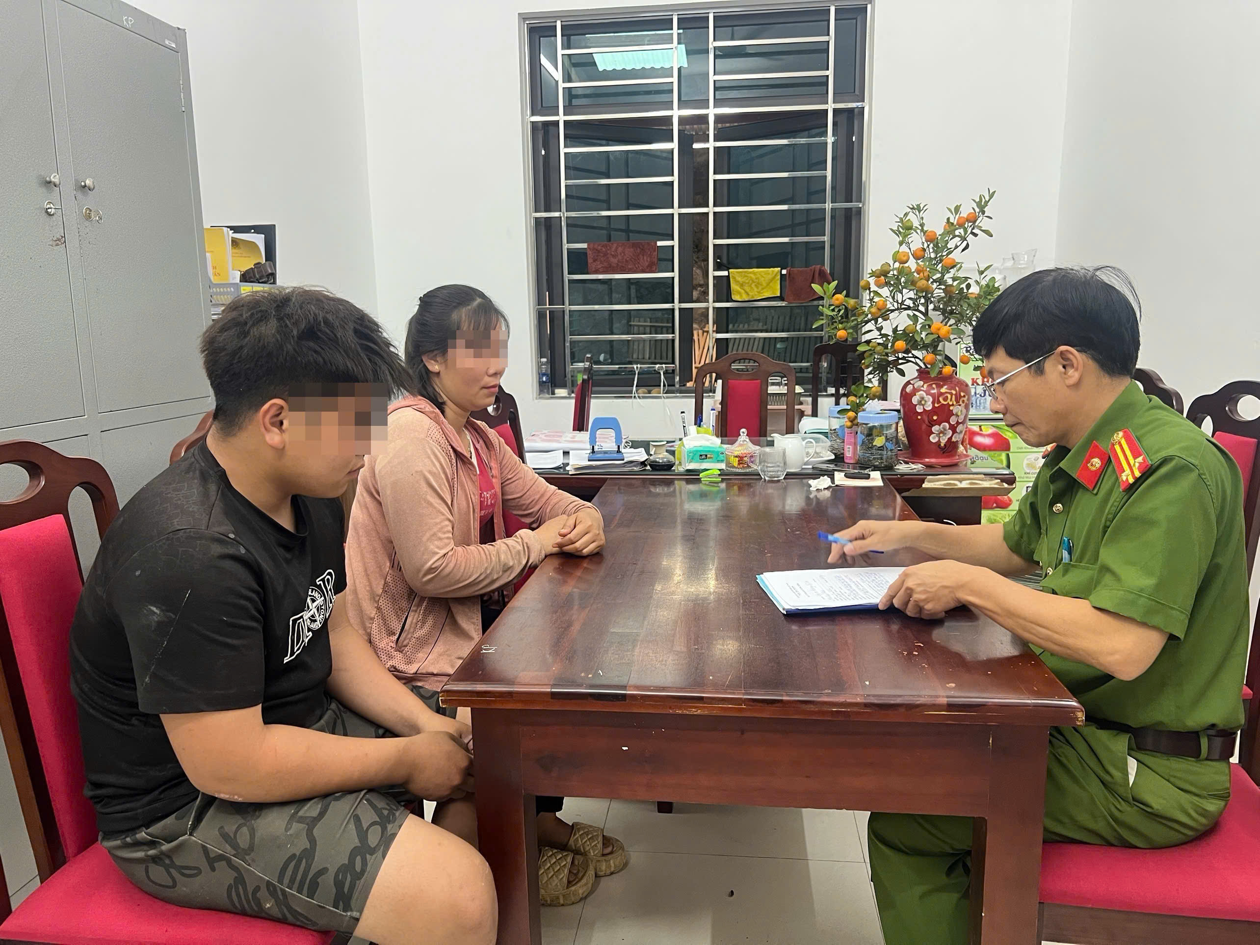 NHANH CHÓNG XỬ LÝ HÀNH VI PHẠM TRẬT TỰ AN TOÀN GIAO THÔNG QUA PHẢN ÁNH CỦA QUẦN CHÚNG NHÂN DÂN