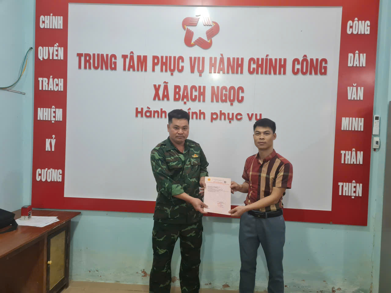 cấp giấy.jpg
