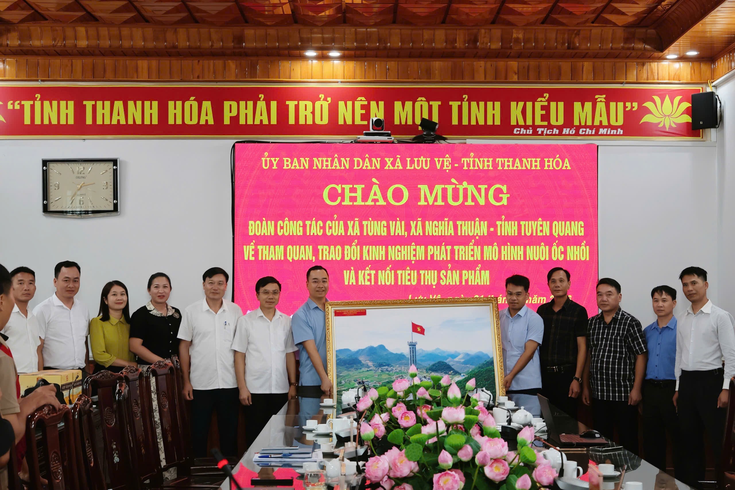 Xã Tùng Vài học tập kinh nghiệm nuôi ốc nhồi tại Thanh Hóa