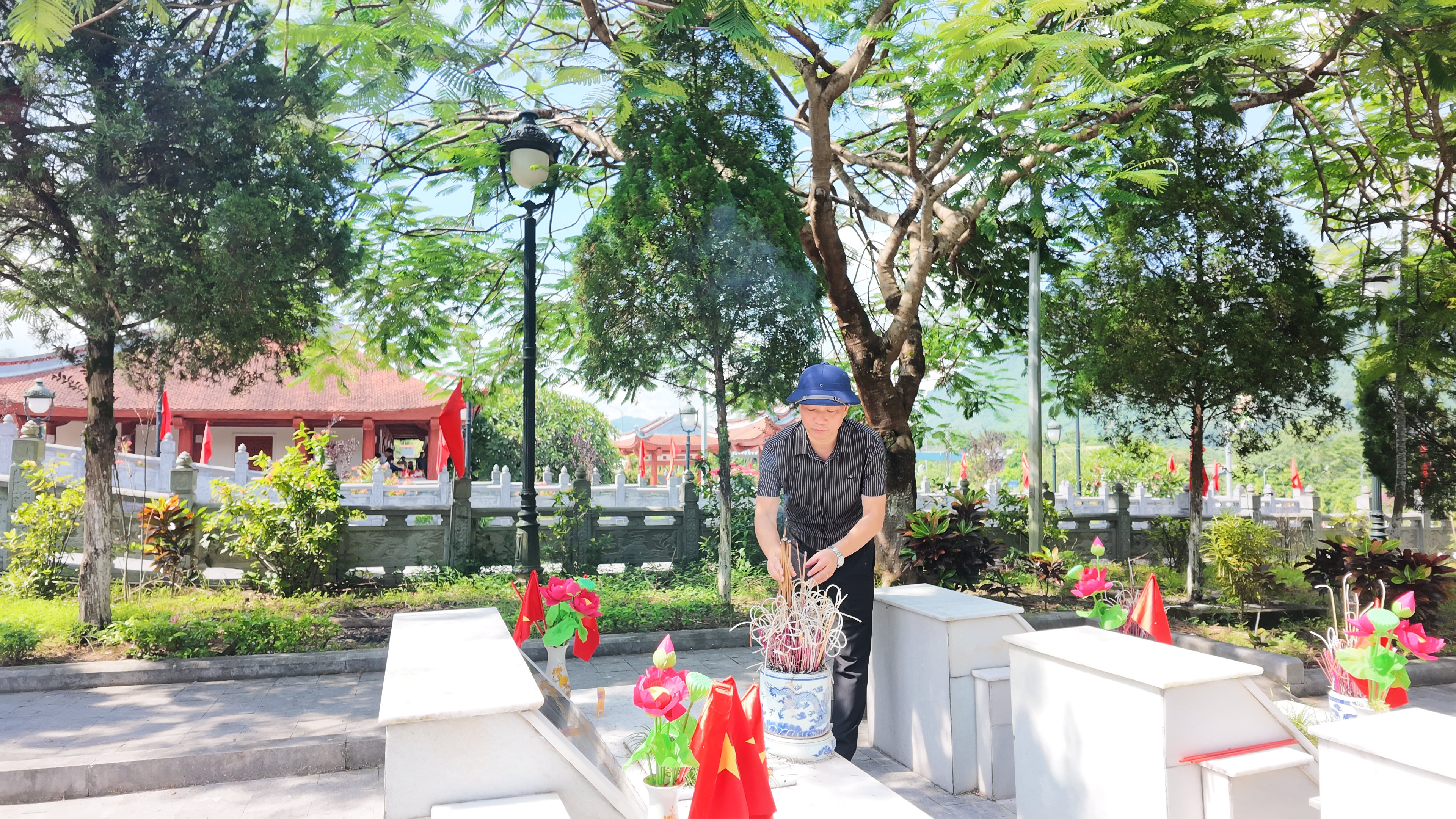 Viếng NT 12.JPG