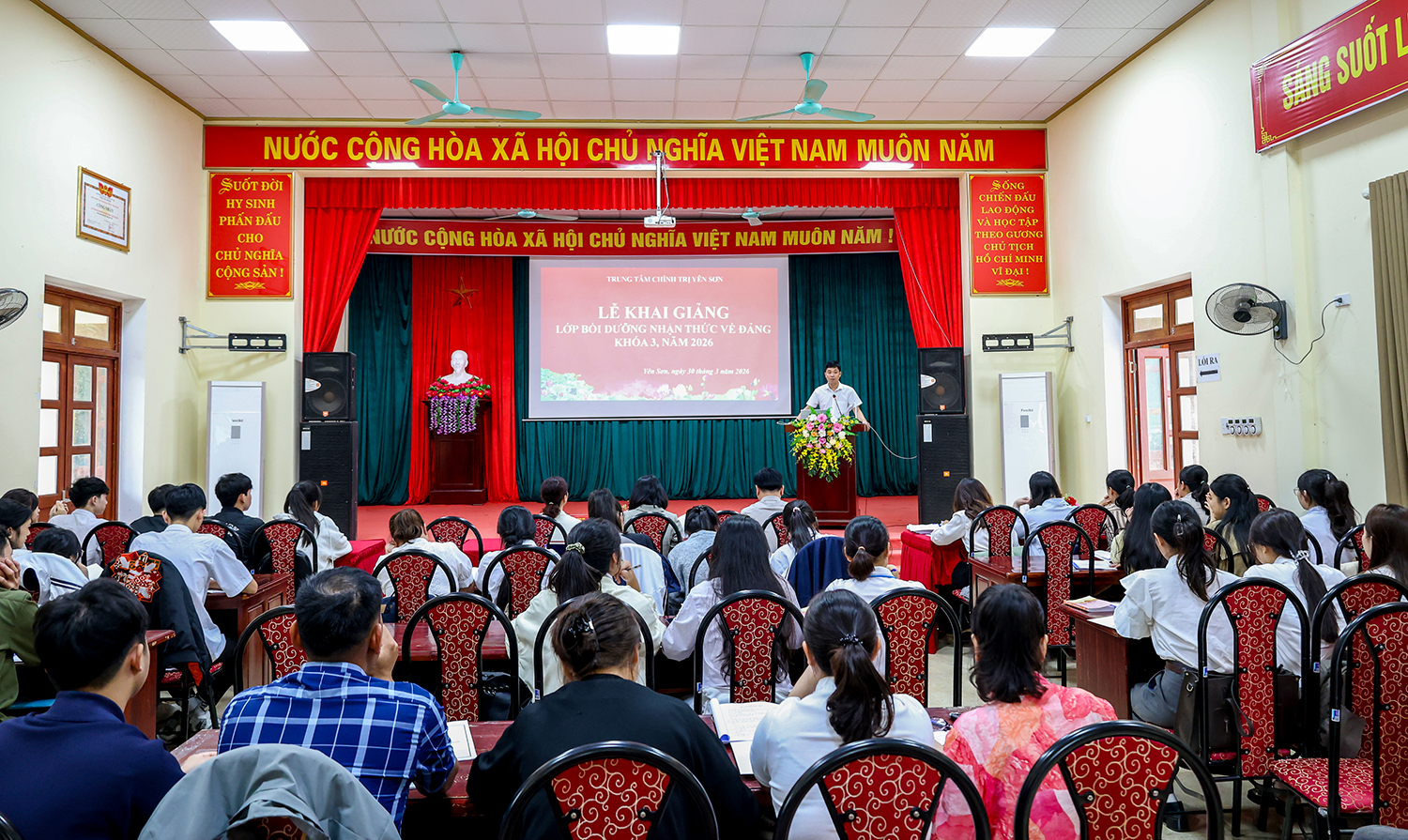 Khai giảng lớp Bồi dưỡng nhận thức về Đảng khóa 3 năm 2026