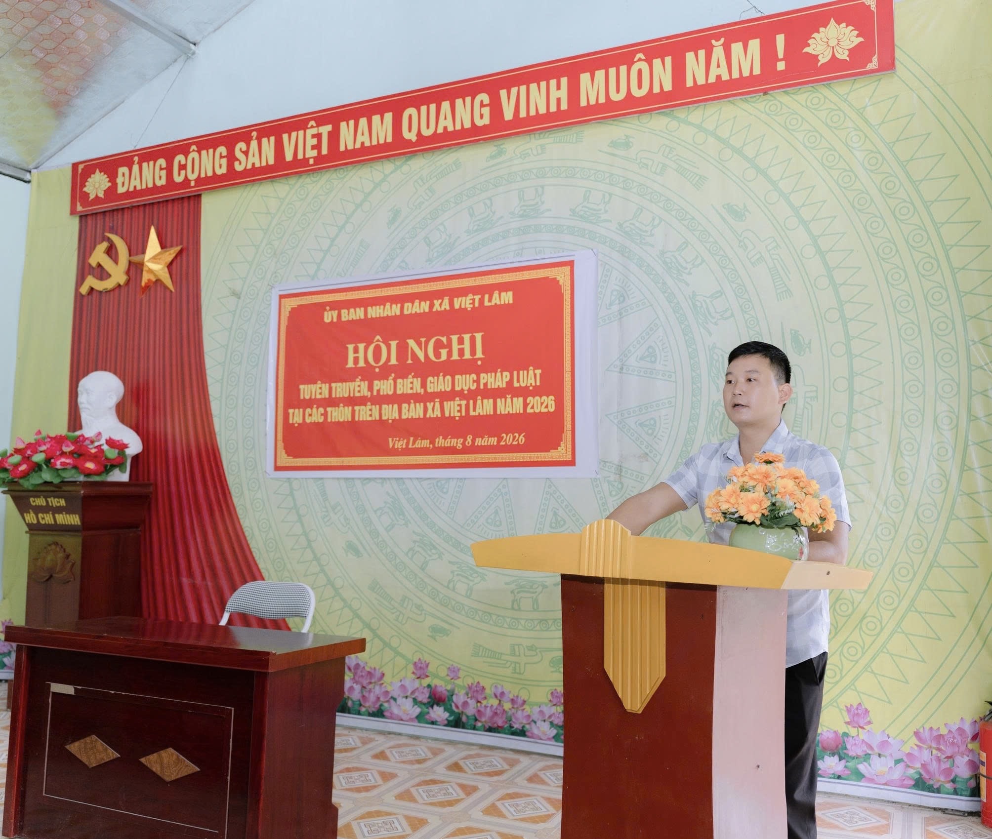 XÃ VIỆT LÂM TỔ CHỨC TUYÊN TRUYỀN, PHỔ BIẾN PHÁP LUẬT TẠI CÁC THÔN