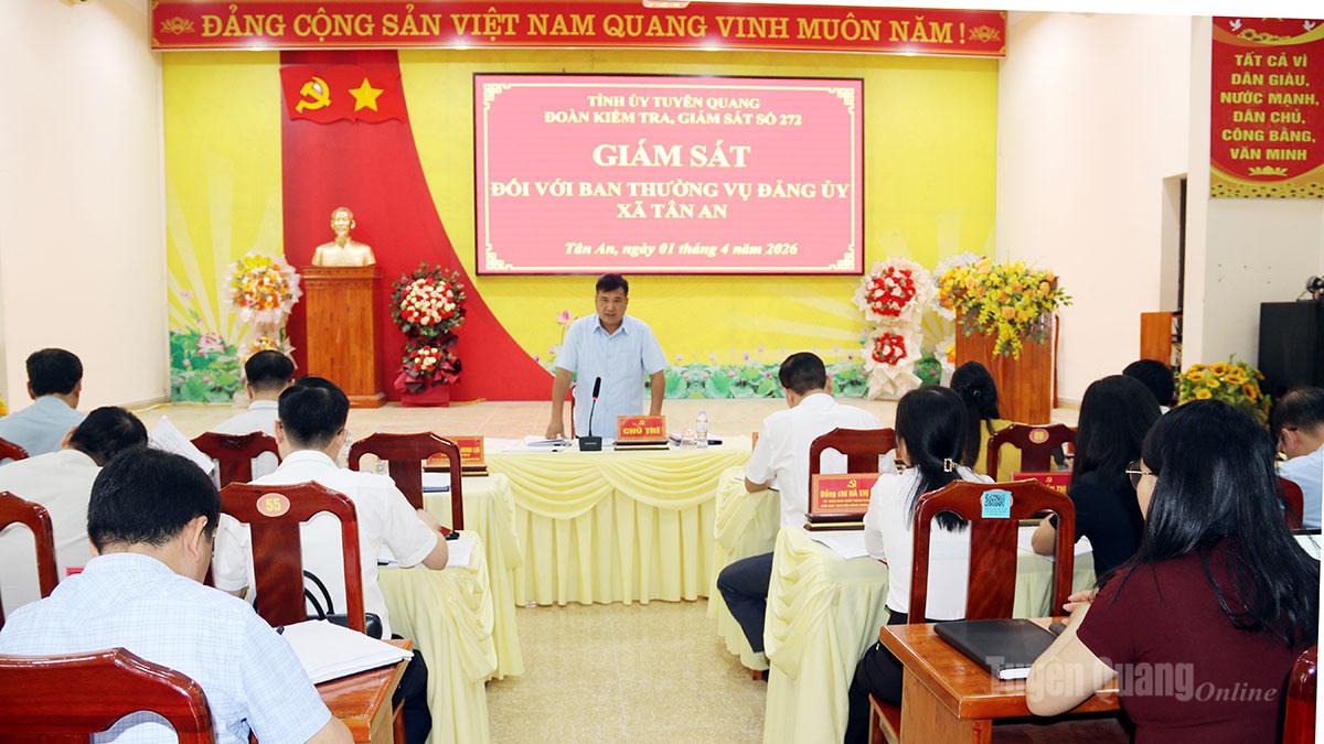 Đoàn kiểm tra, giám sát của Ban Thường vụ Tỉnh ủy làm việc với các xã