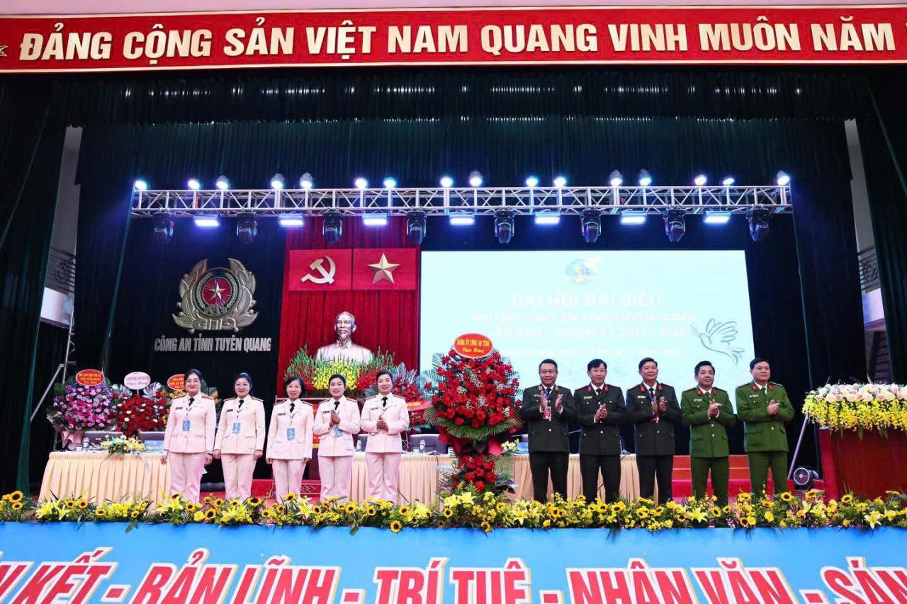 PHỤ NỮ CÔNG AN TUYÊN QUANG: BẢN LĨNH ĐỔI MỚI - TIÊN PHONG SÁNG TẠO