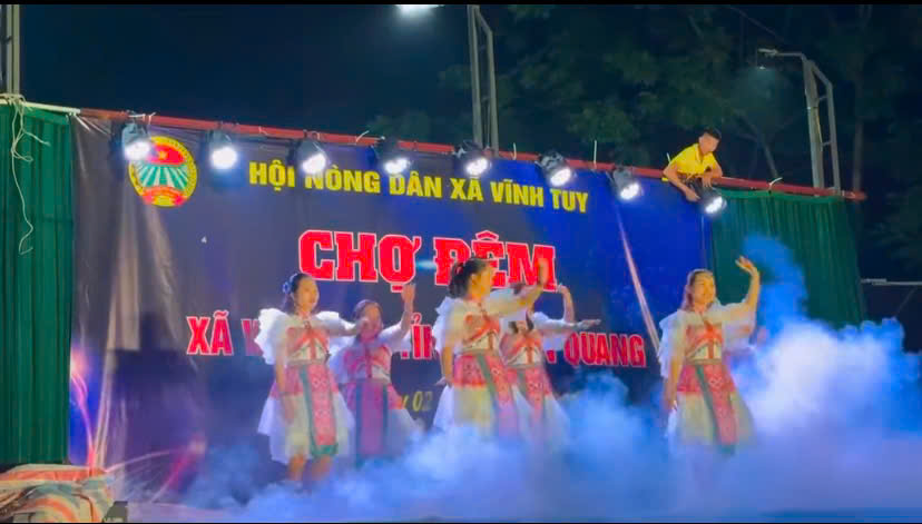 Chợ đ&ecirc;m mmua.jpg