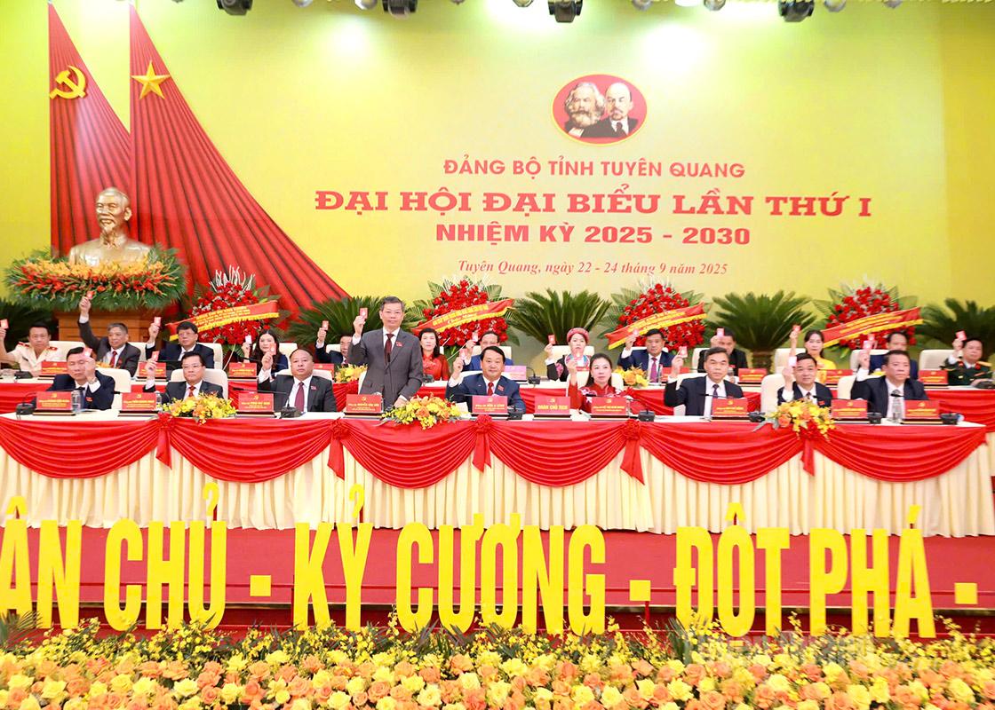 NGHỊ QUYẾT MỞ ĐƯỜNG - TUYÊN QUANG VƯƠN MÌNH