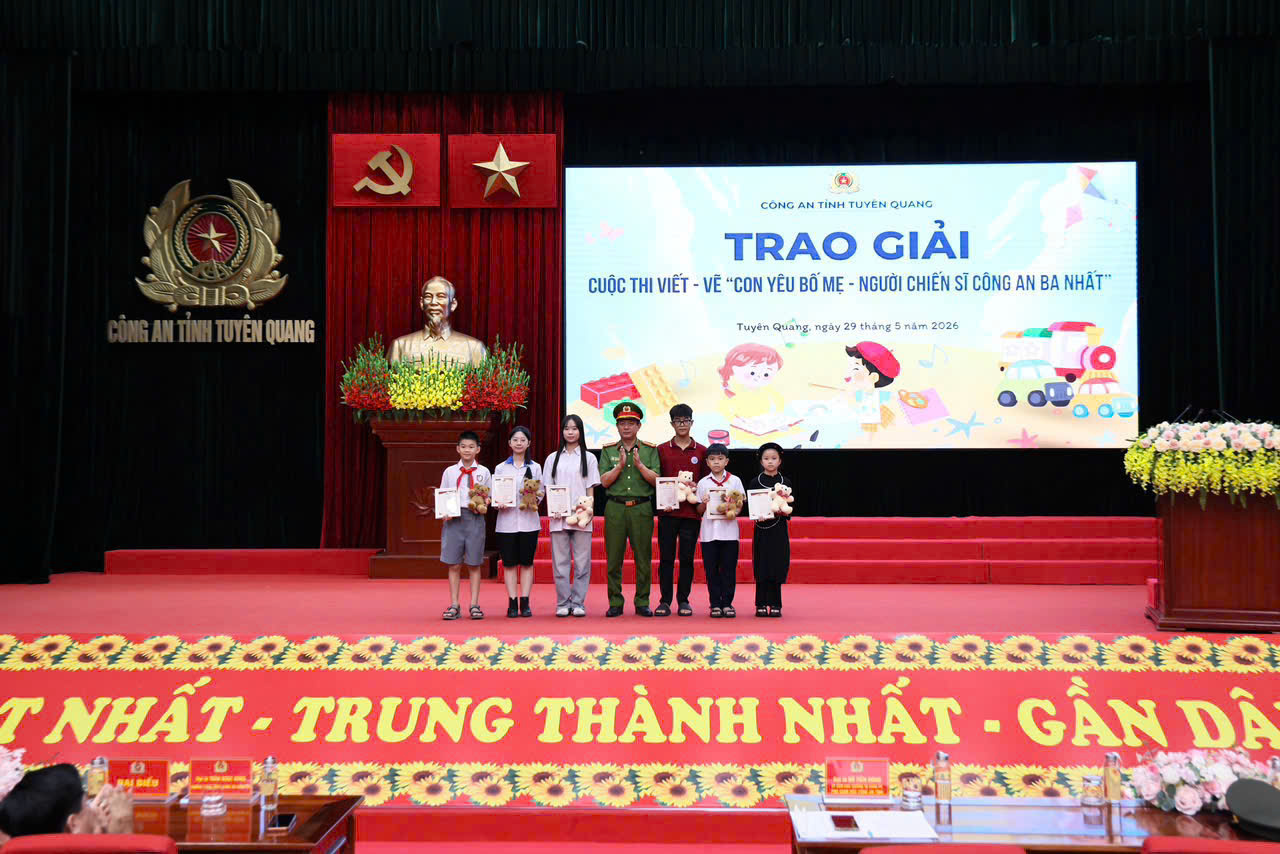 TỰ HÀO NGƯỜI CHIẾN SĨ CÔNG AN “BA NHẤT” DƯỚI GÓC NHÌN TRẺ THƠ
