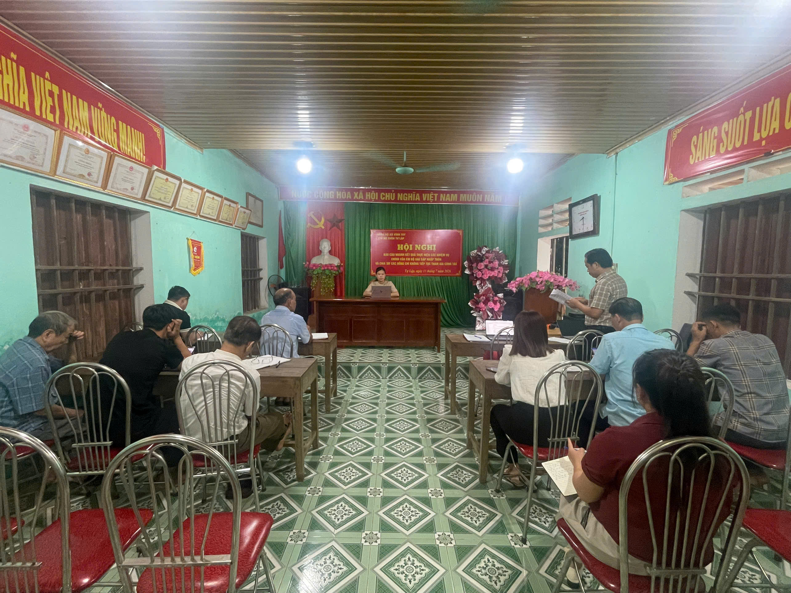 Đoàn công tác số 6 lv tại thôn Tự Lập 1.jpg