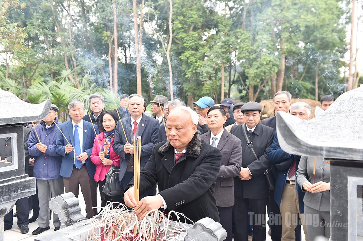 Nguyên Phó Chủ tịch Quốc hội Uông Chu Lưu về nguồn tại Tân Trào