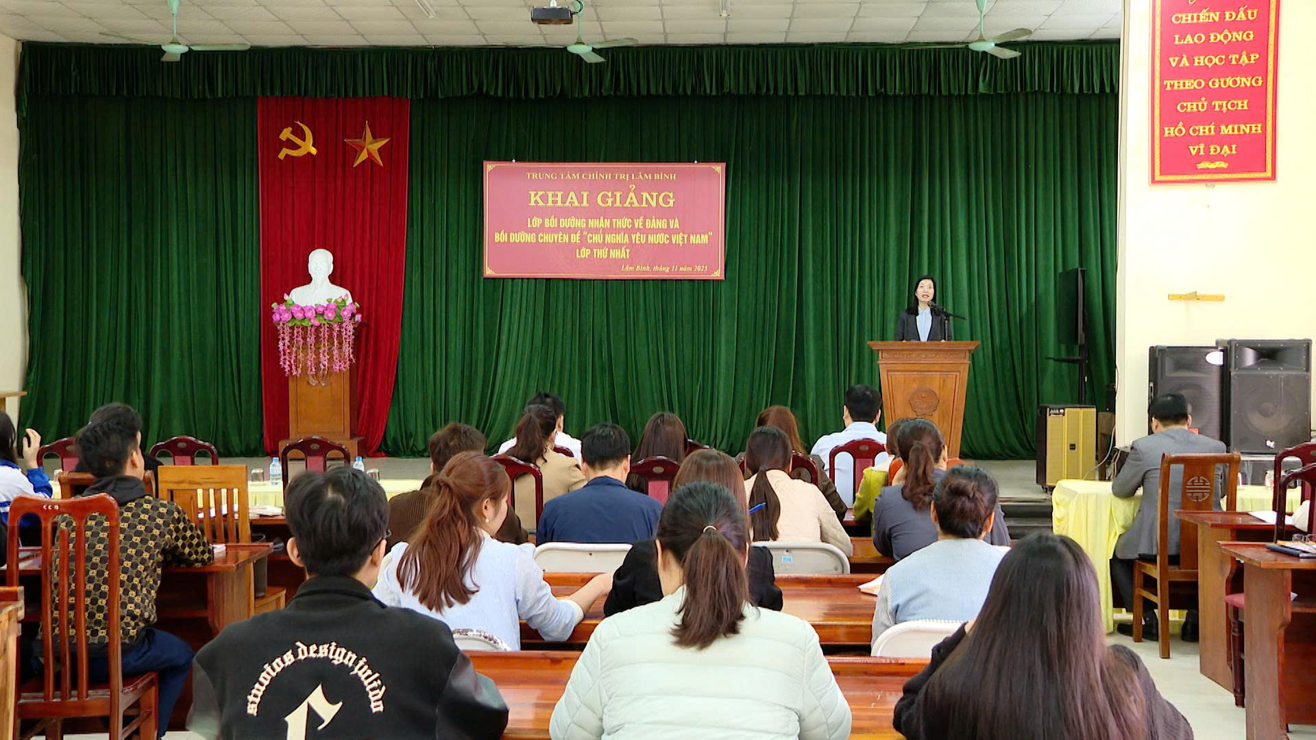 Khai giảng lớp bồi dưỡng nhận thức về Đảng và Bồi dưỡng chuyên đề Chủ nghĩa yêu nước Việt Nam lớp thứ nhất