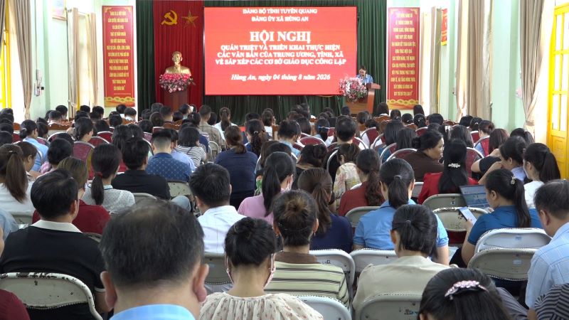 ĐẢNG ỦY XÃ HÙNG AN TỔ CHỨC HỘI NGHỊ QUÁN TRIỆT VÀ TRIỂN KHAI THỰC HIỆN CÁC VĂN BẢN CỦA TRUNG ƯƠNG, TỈNH, XÃ VỀ SẮP XẾP CÁC CƠ SỞ GIÁO DỤC CÔNG LẬP