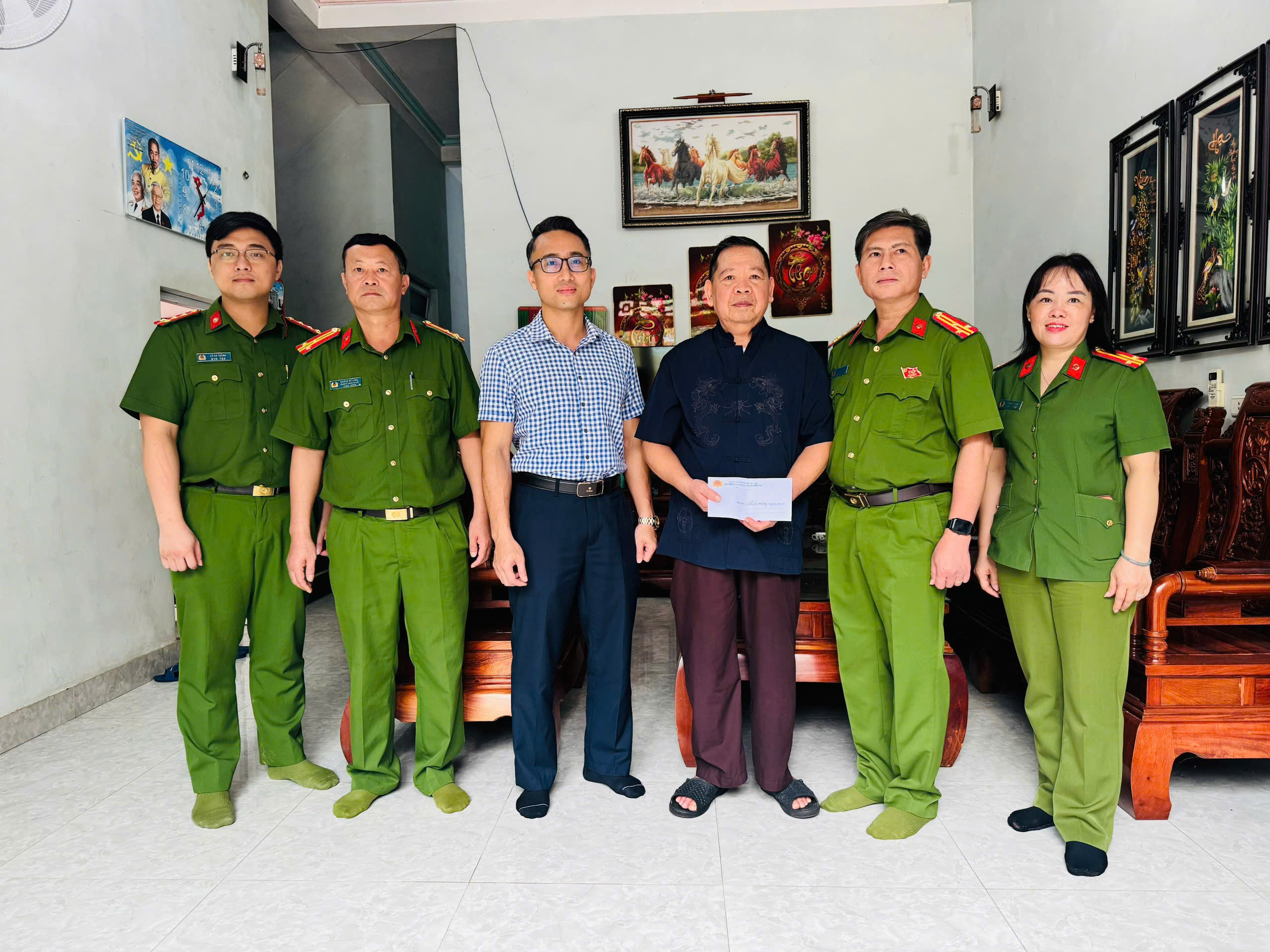 VĂN PHÒNG CƠ QUAN CẢNH SÁT ĐIỀU TRA: LAN TỎA TINH THẦN TƯƠNG THÂN, TƯƠNG ÁI, TRI ÂN NGƯỜI CÓ CÔNG 