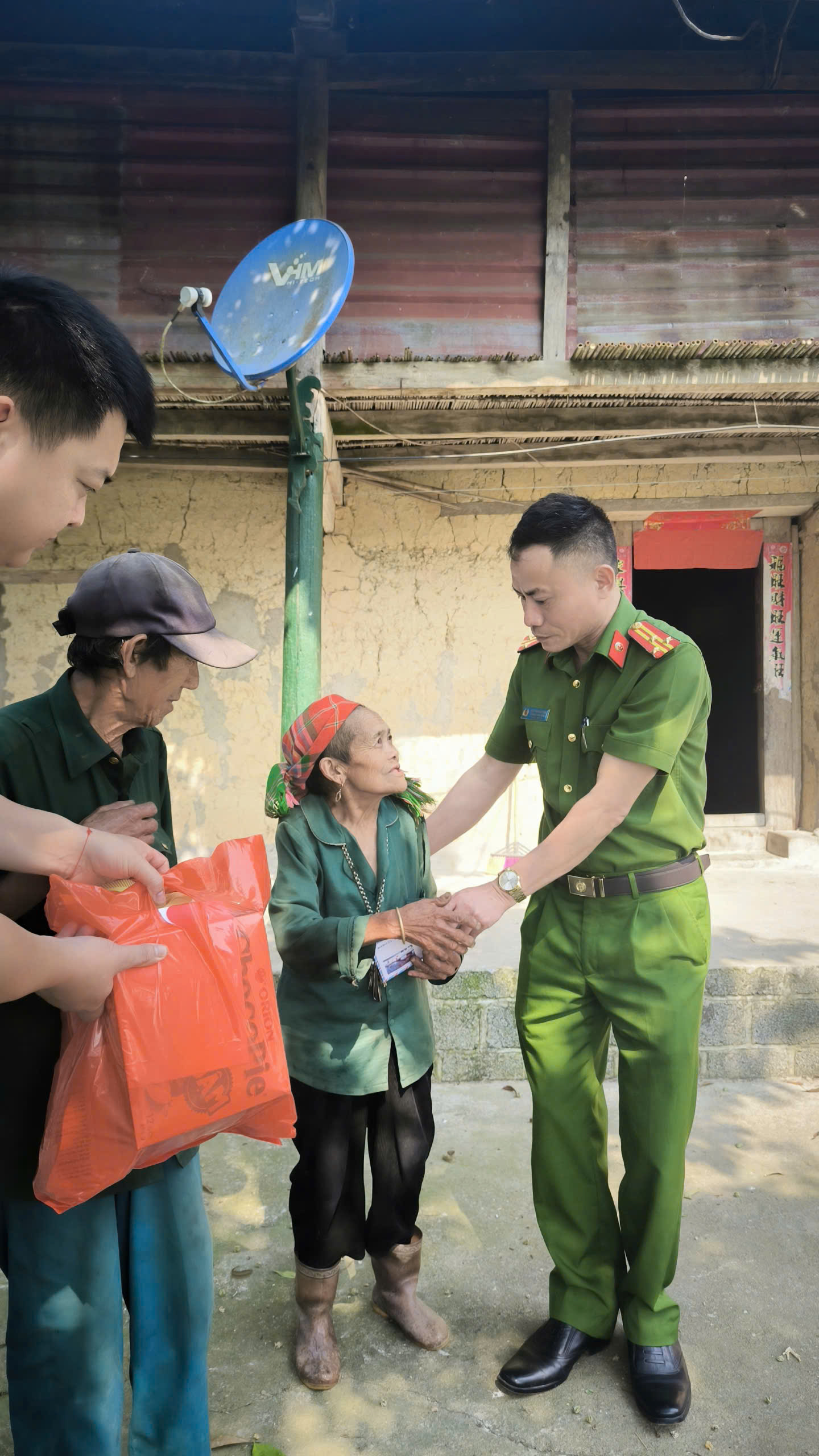 Phong trào 3 nhất “Kỷ luật nhất – Trung thành nhất – Gần dân nhất” ở biên ải Tùng Vài