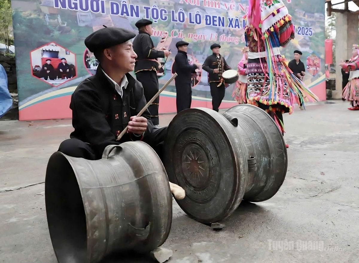 Echoes of Bronze Drums in the Borderlands