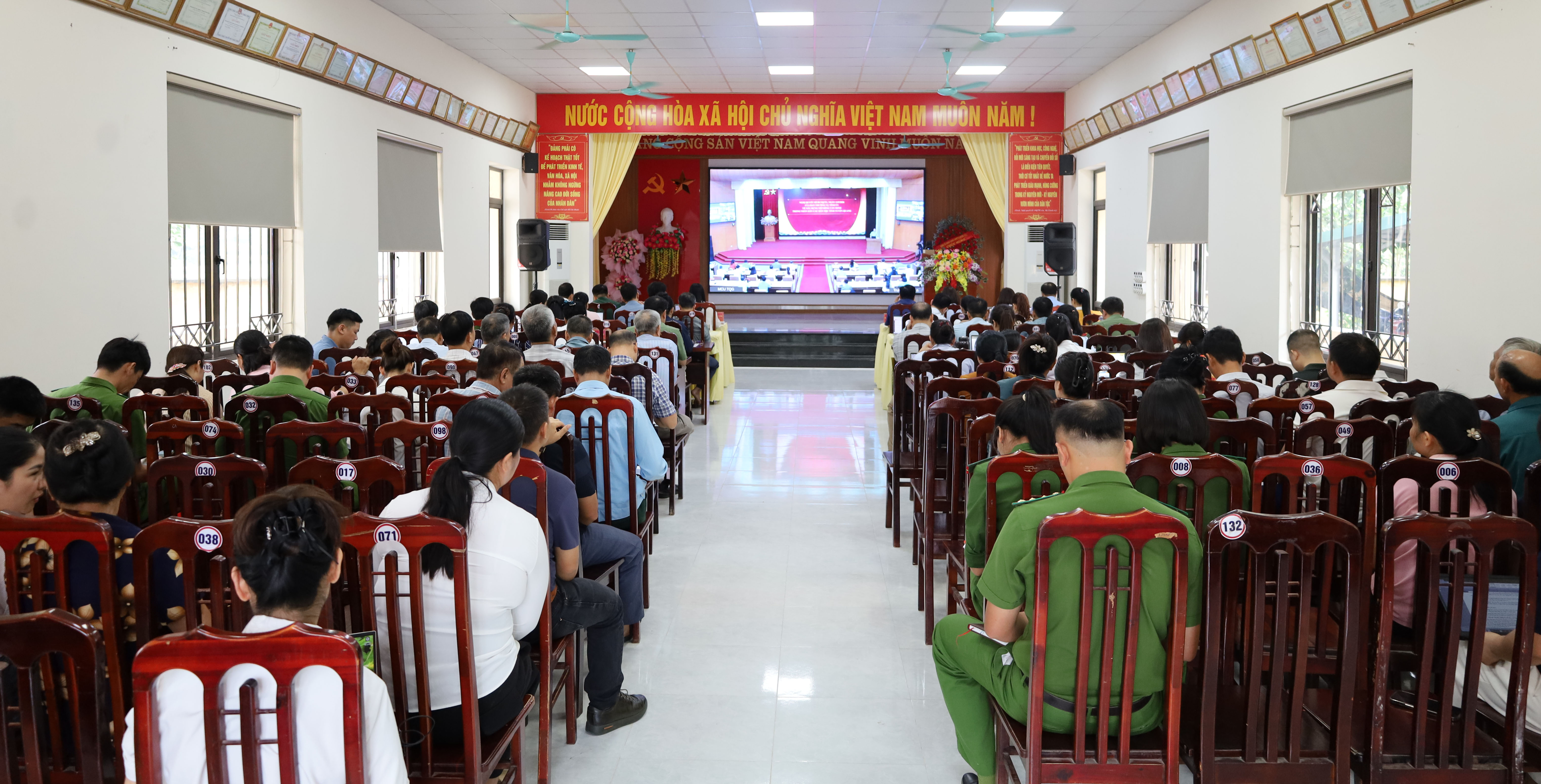 Xã Tân Long tổ chức Hội nghị học tập, quán triệt và triển khai thực hiện các Nghị quyết của Ban Chấp hành Đảng bộ tỉnh, Ban Thường vụ Tỉnh ủy