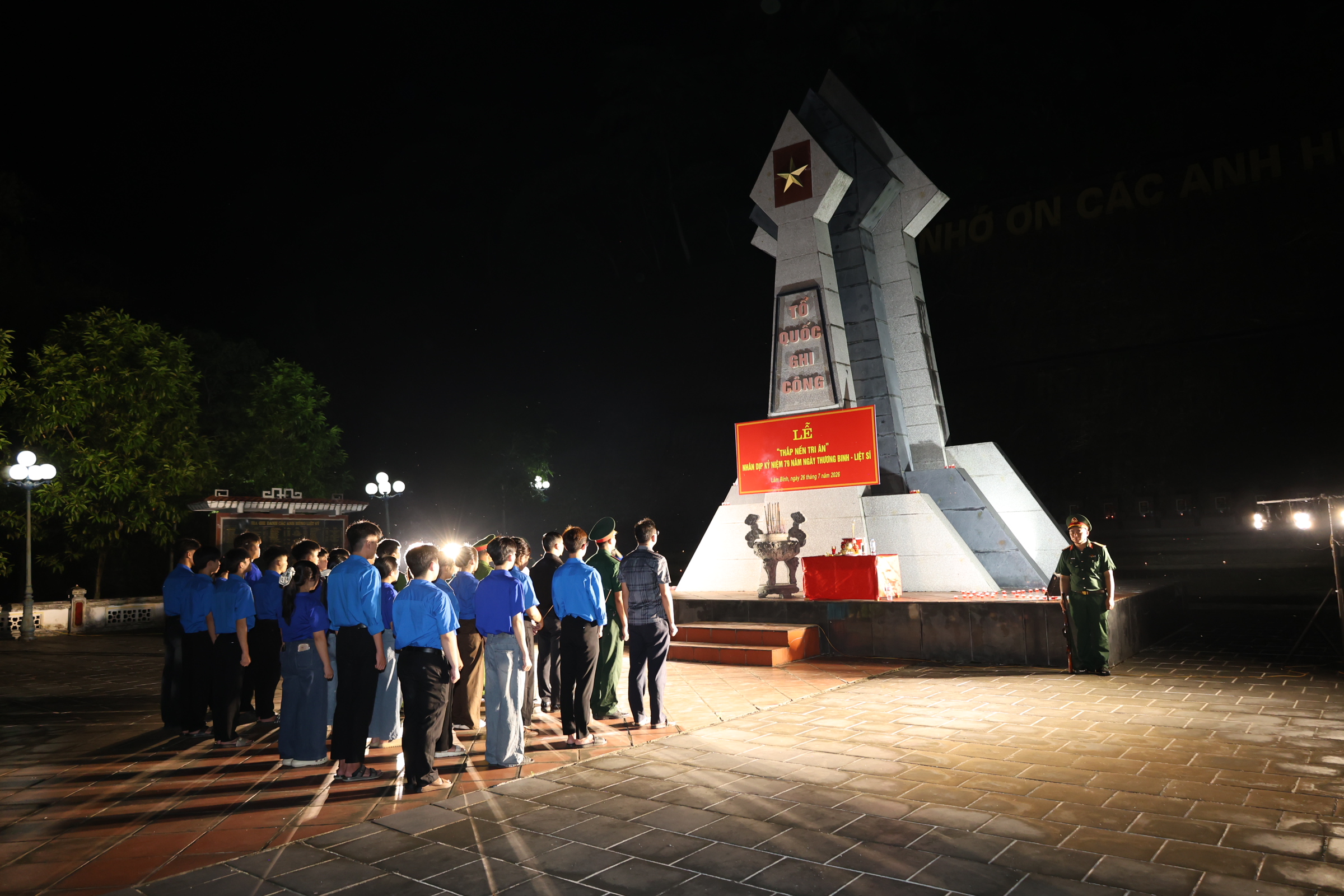 Lâm Bình tổ chức Lễ thắp nến tri ân các Anh hùng liệt sĩ