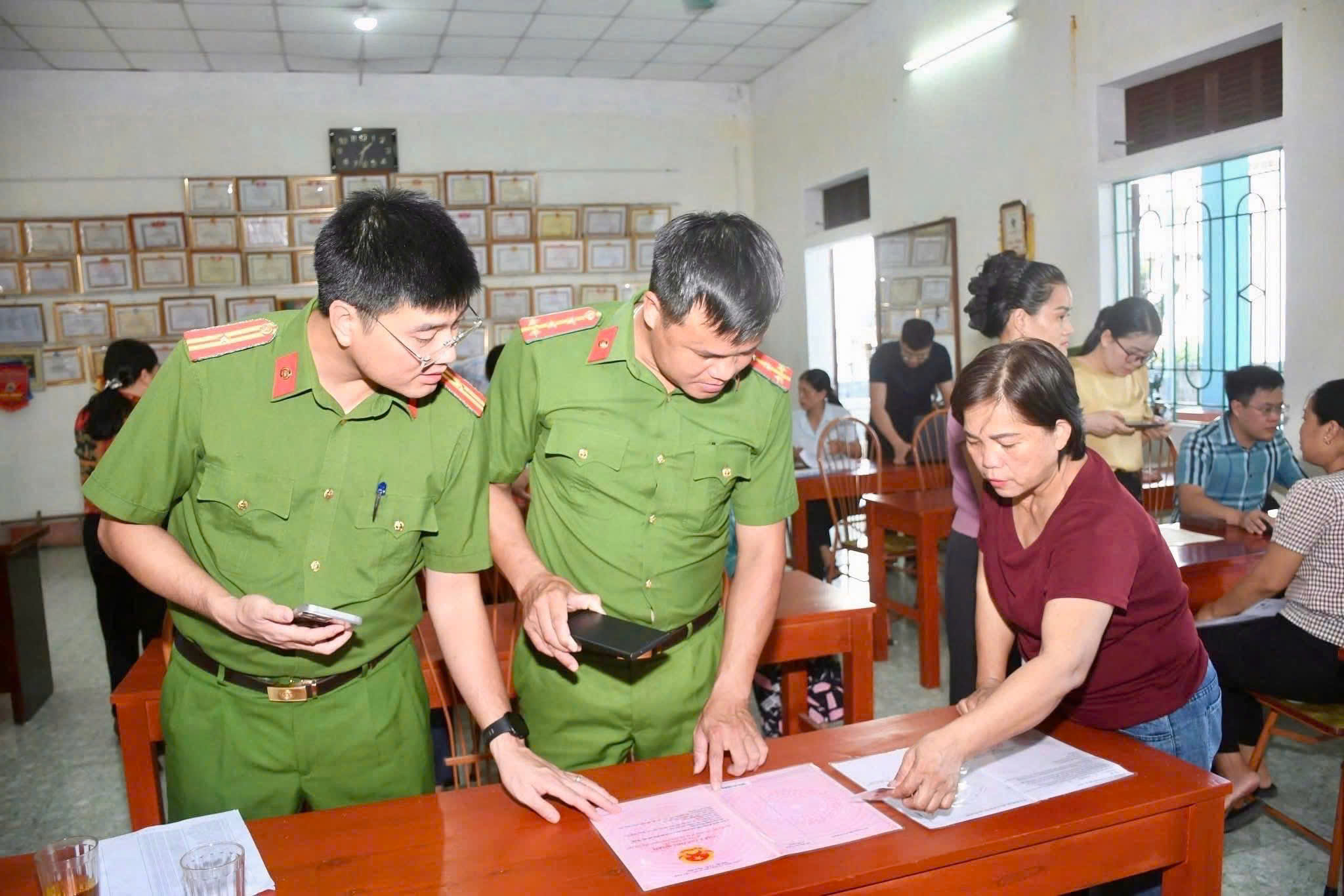 Từ thế trận lòng dân đến bình yên từ cơ sở